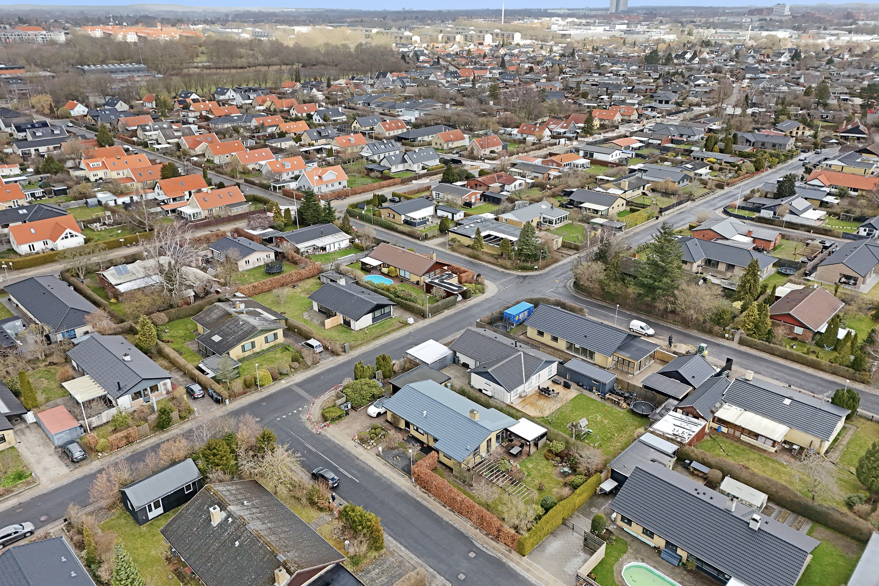 Fremhævet luftfoto billede i fuldskærmstilstand. Billede af Skebyvej 32, 2740 Skovlunde