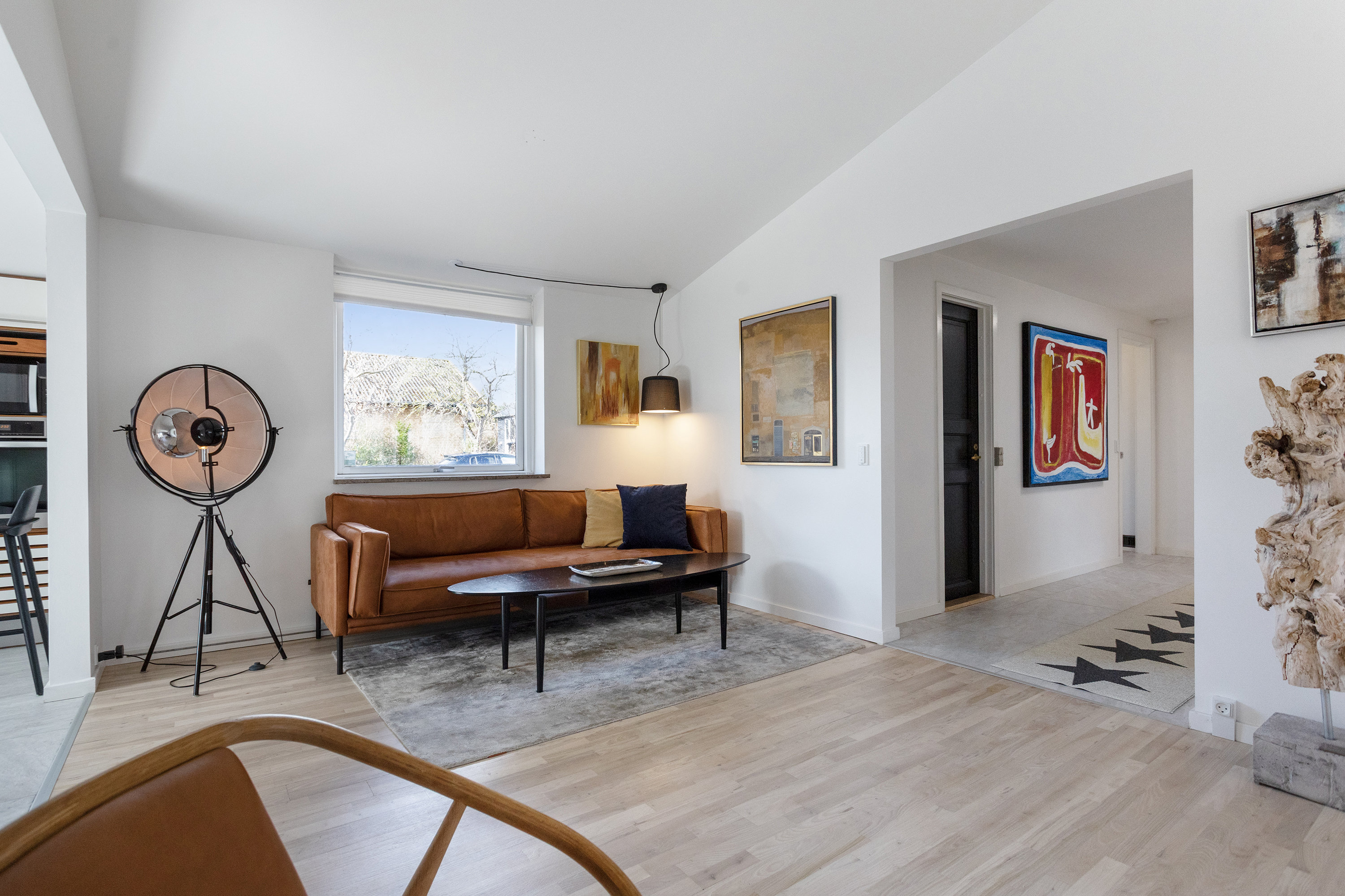 Fremhævet stue billede i fuldskærmstilstand. Billede af Skebyvej 32, 2740 Skovlunde