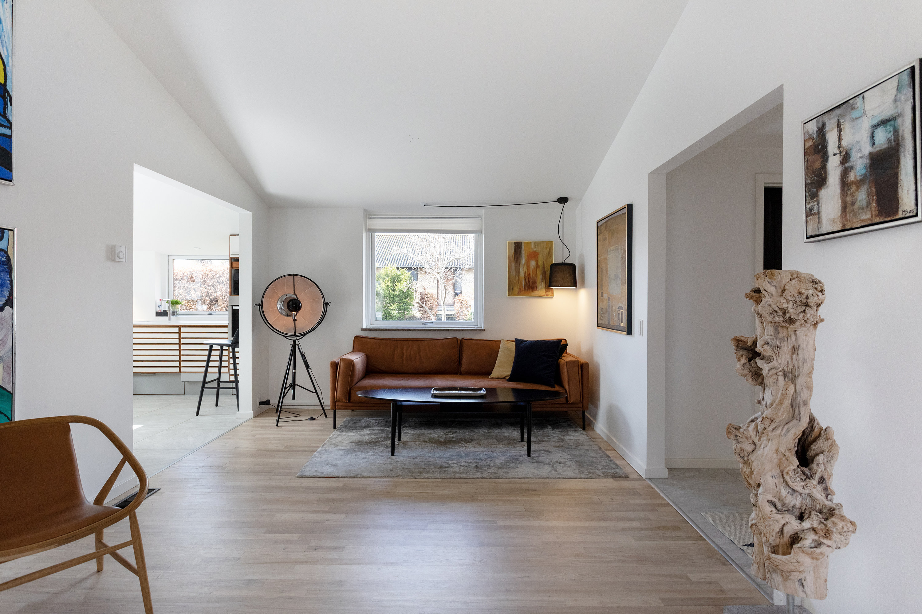 Fremhævet stue billede i fuldskærmstilstand. Billede af Skebyvej 32, 2740 Skovlunde