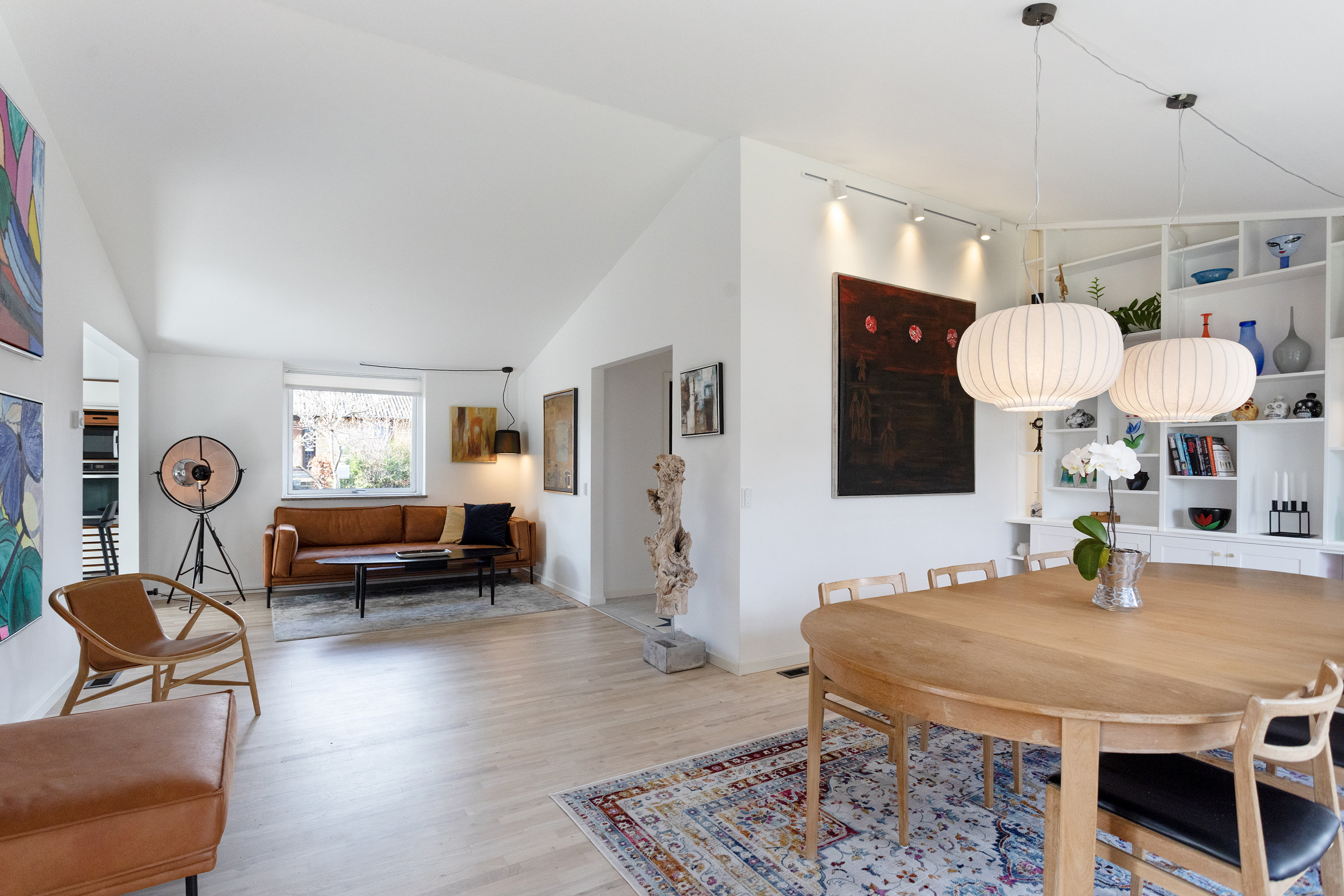 Fremhævet stue billede i fuldskærmstilstand. Billede af Skebyvej 32, 2740 Skovlunde