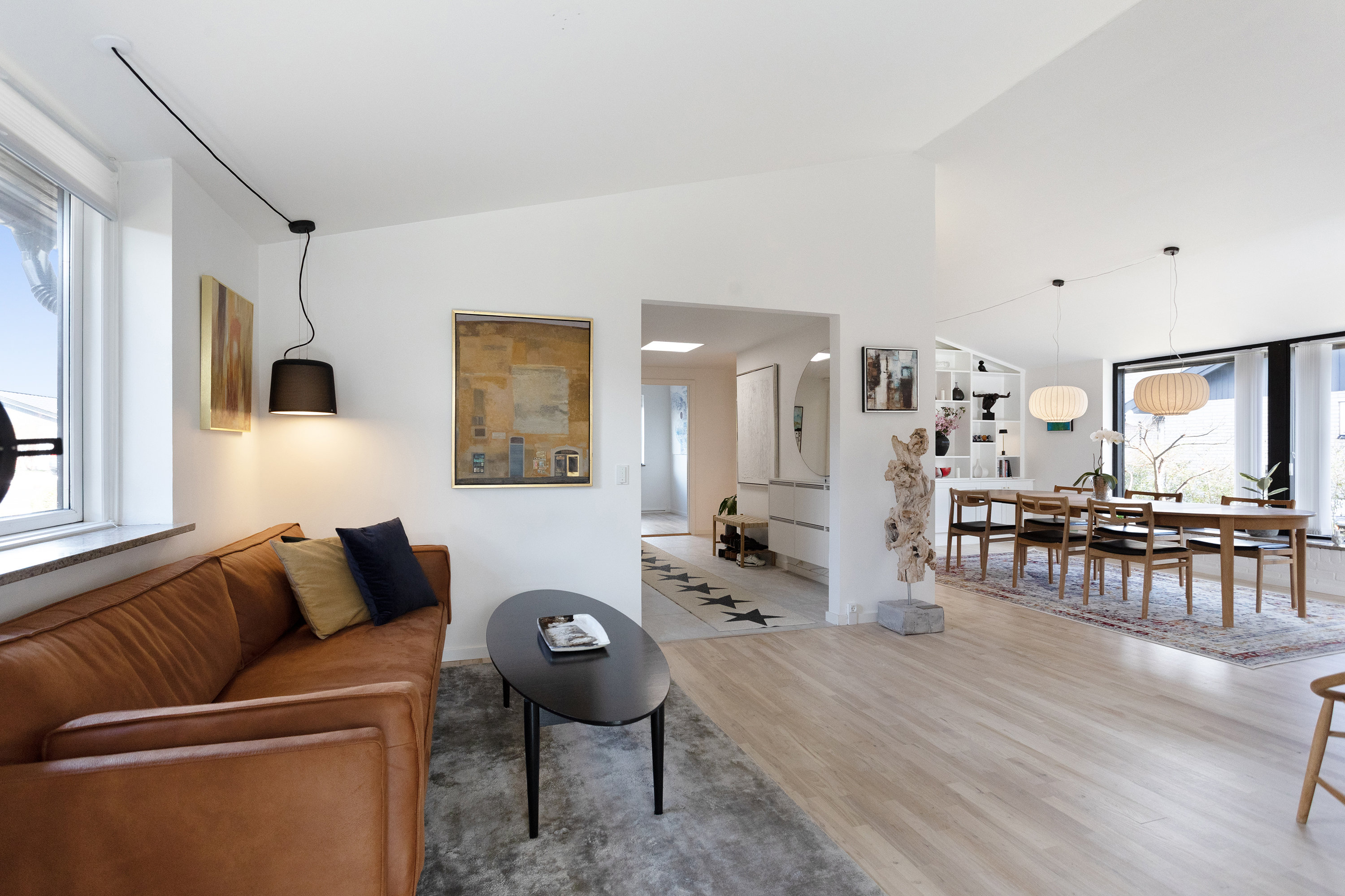 Fremhævet stue billede i fuldskærmstilstand. Billede af Skebyvej 32, 2740 Skovlunde