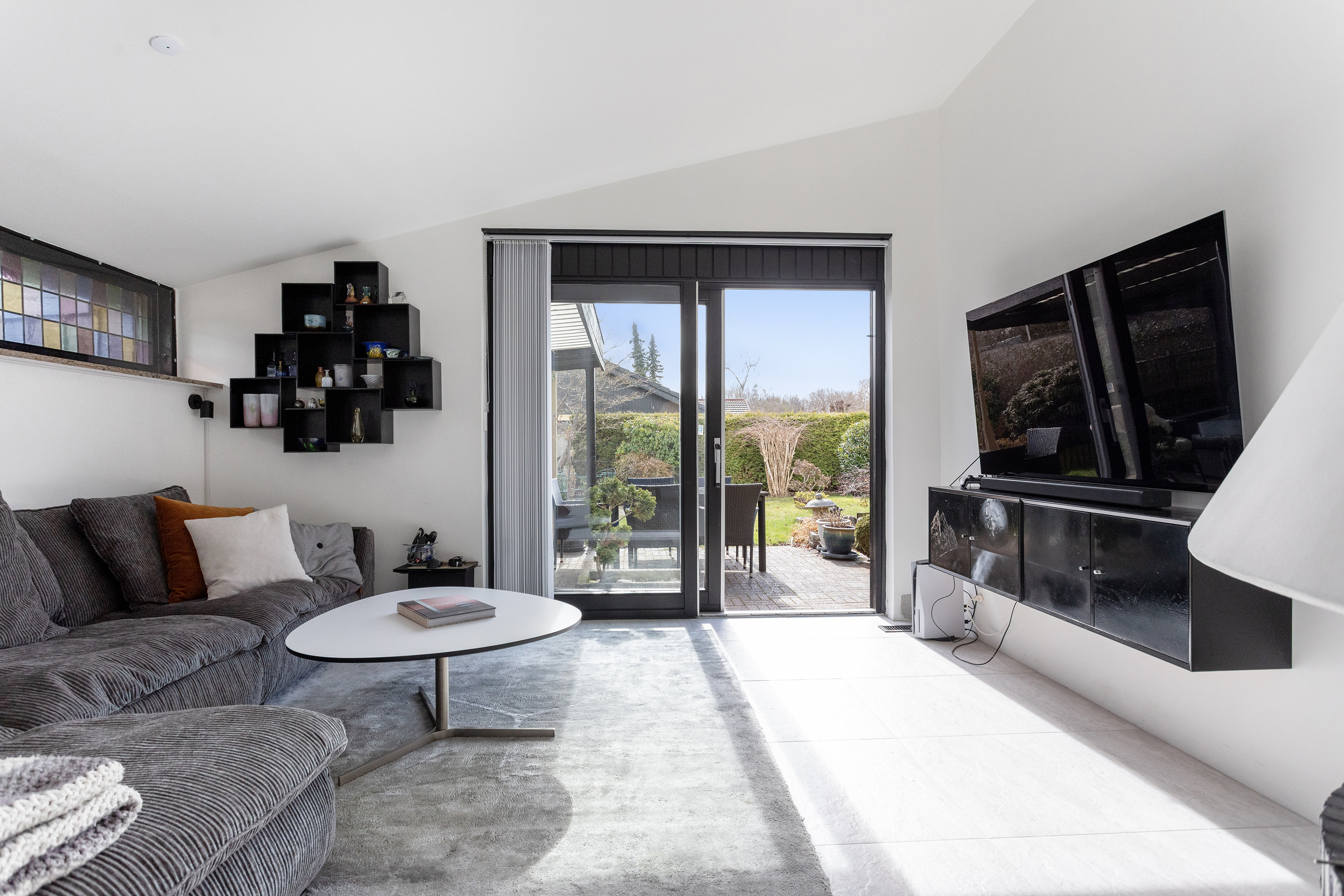 Fremhævet stue billede i fuldskærmstilstand. Billede af Skebyvej 32, 2740 Skovlunde