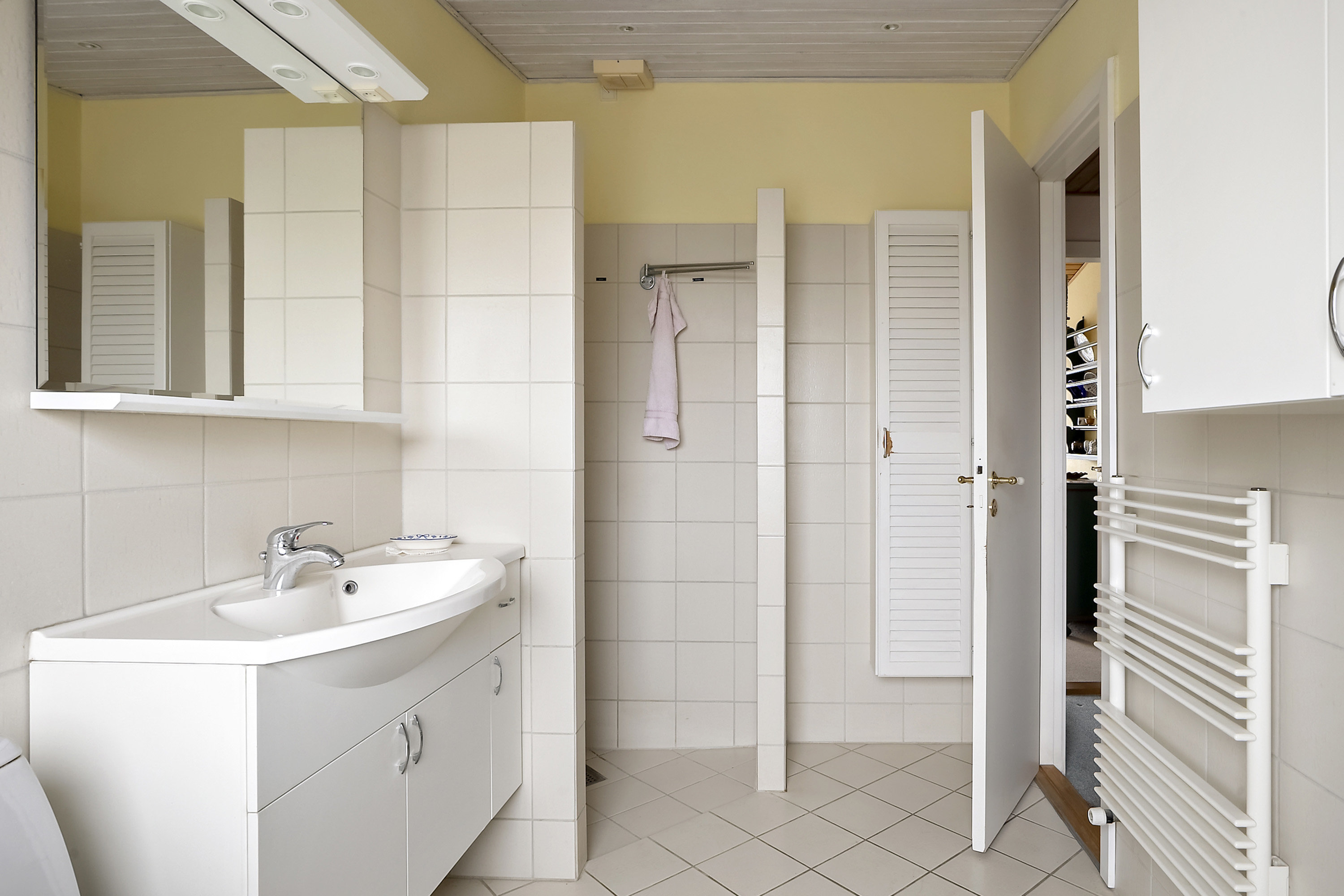 Fremhævet badeværelse billede i fuldskærmstilstand. Billede af Thorsvej 32, 6100 Haderslev