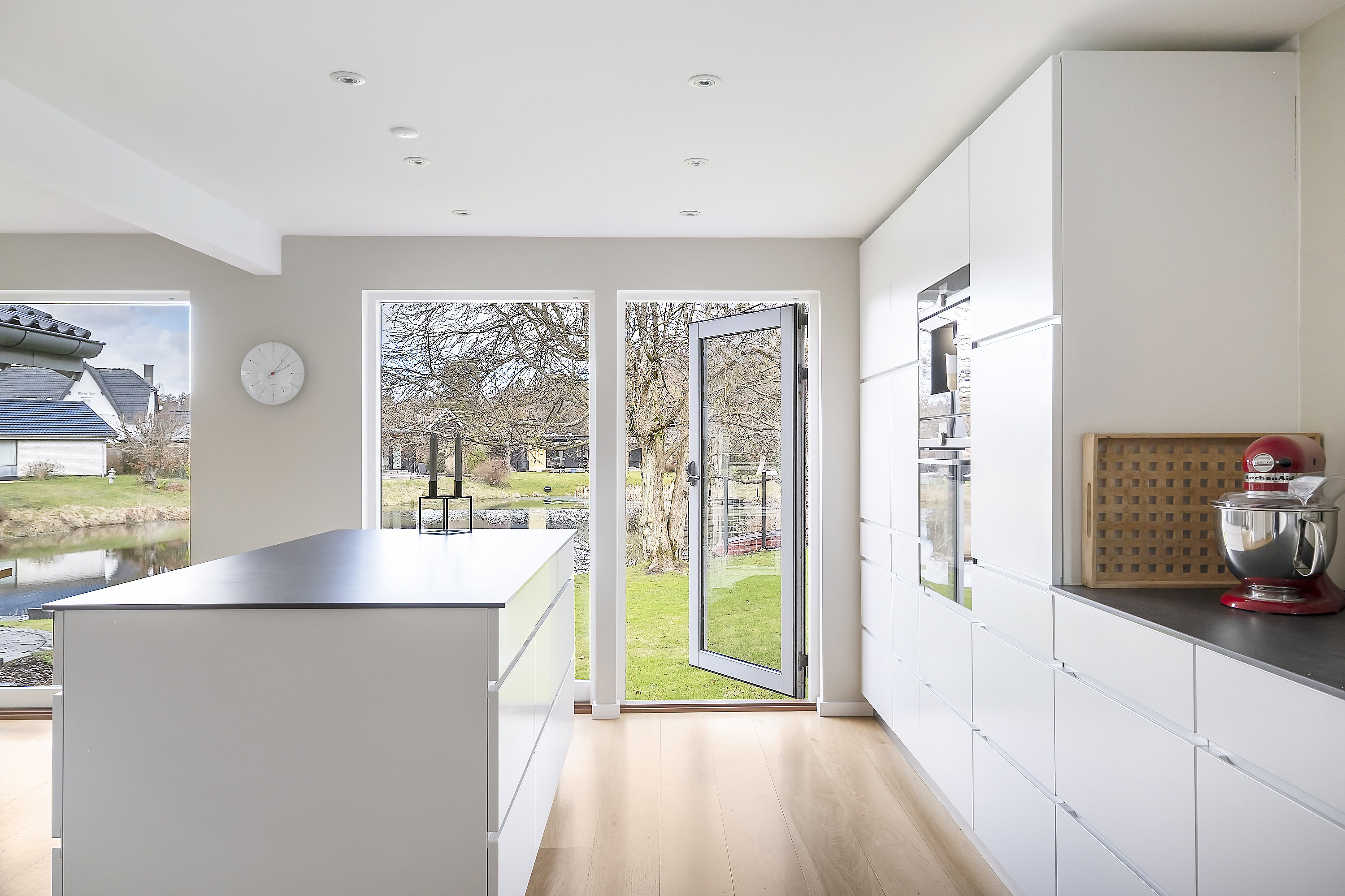 Fremhævet køkken billede i fuldskærmstilstand. Billede af Hvidehusvej 36, 3450 Allerød