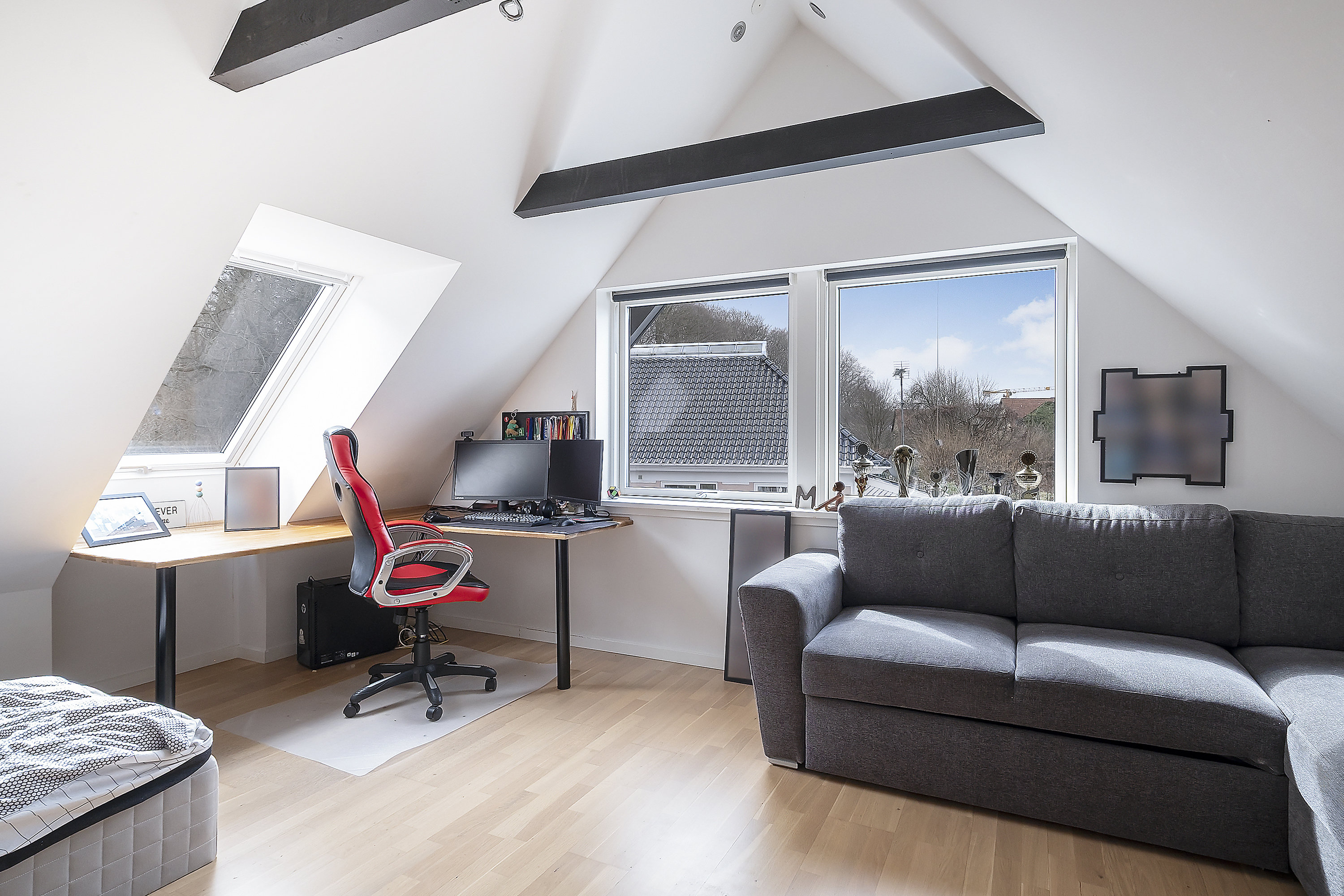 Fremhævet stue billede i fuldskærmstilstand. Billede af Hvidehusvej 36, 3450 Allerød