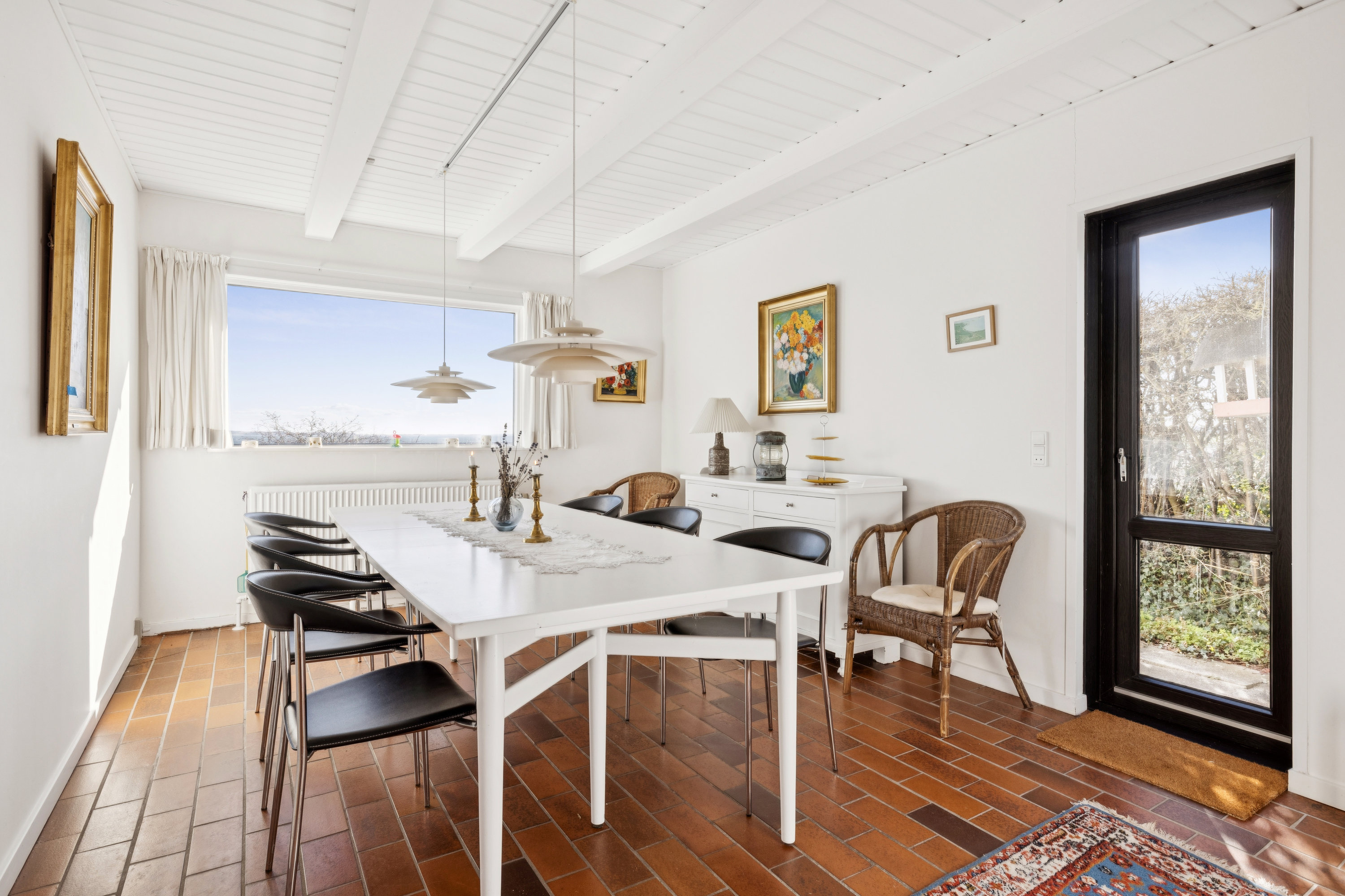 Fremhævet stue billede i fuldskærmstilstand. Billede af Strandvejen 134, Ugelbølle, 8410 Rønde