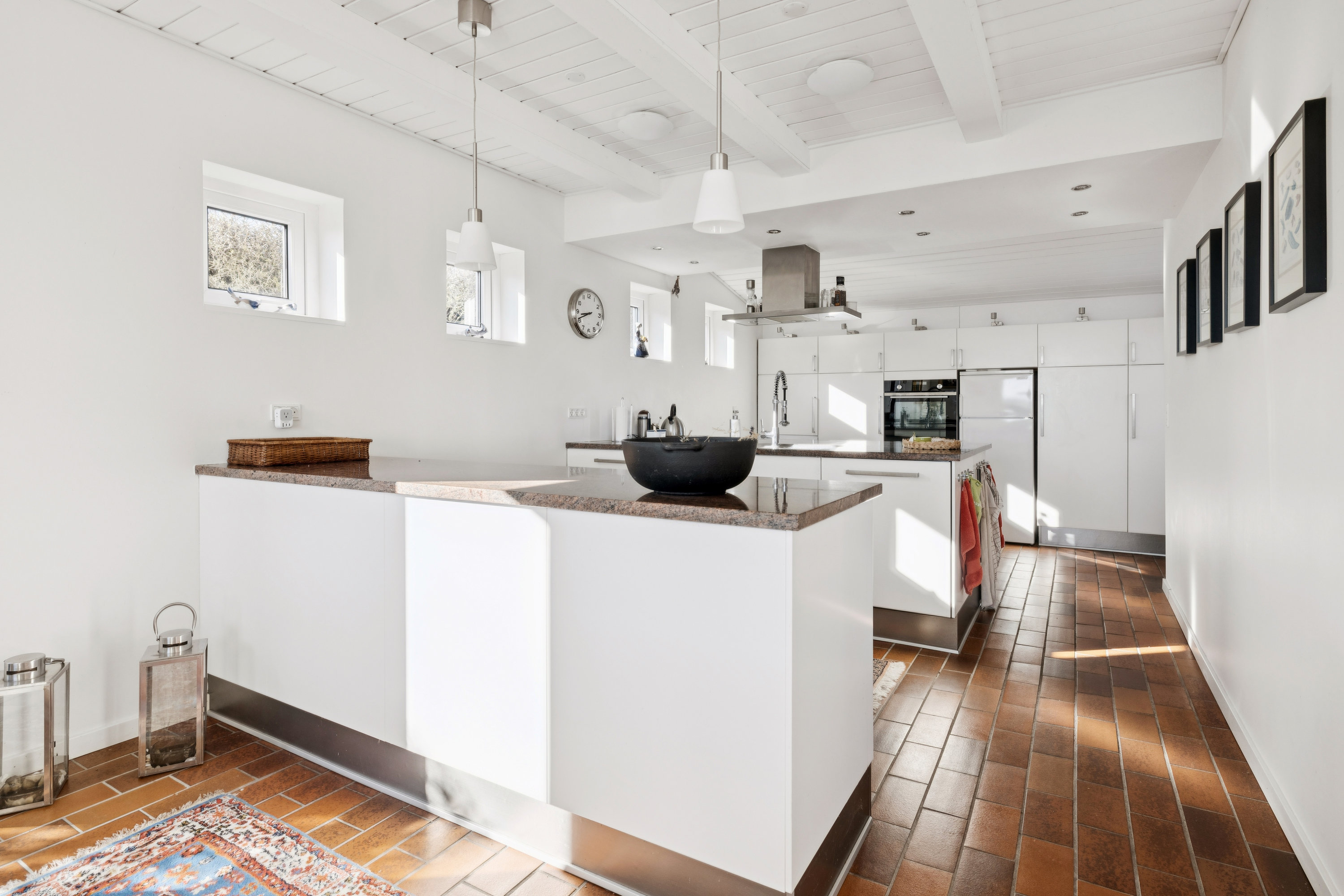 Fremhævet køkken billede i fuldskærmstilstand. Billede af Strandvejen 134, Ugelbølle, 8410 Rønde