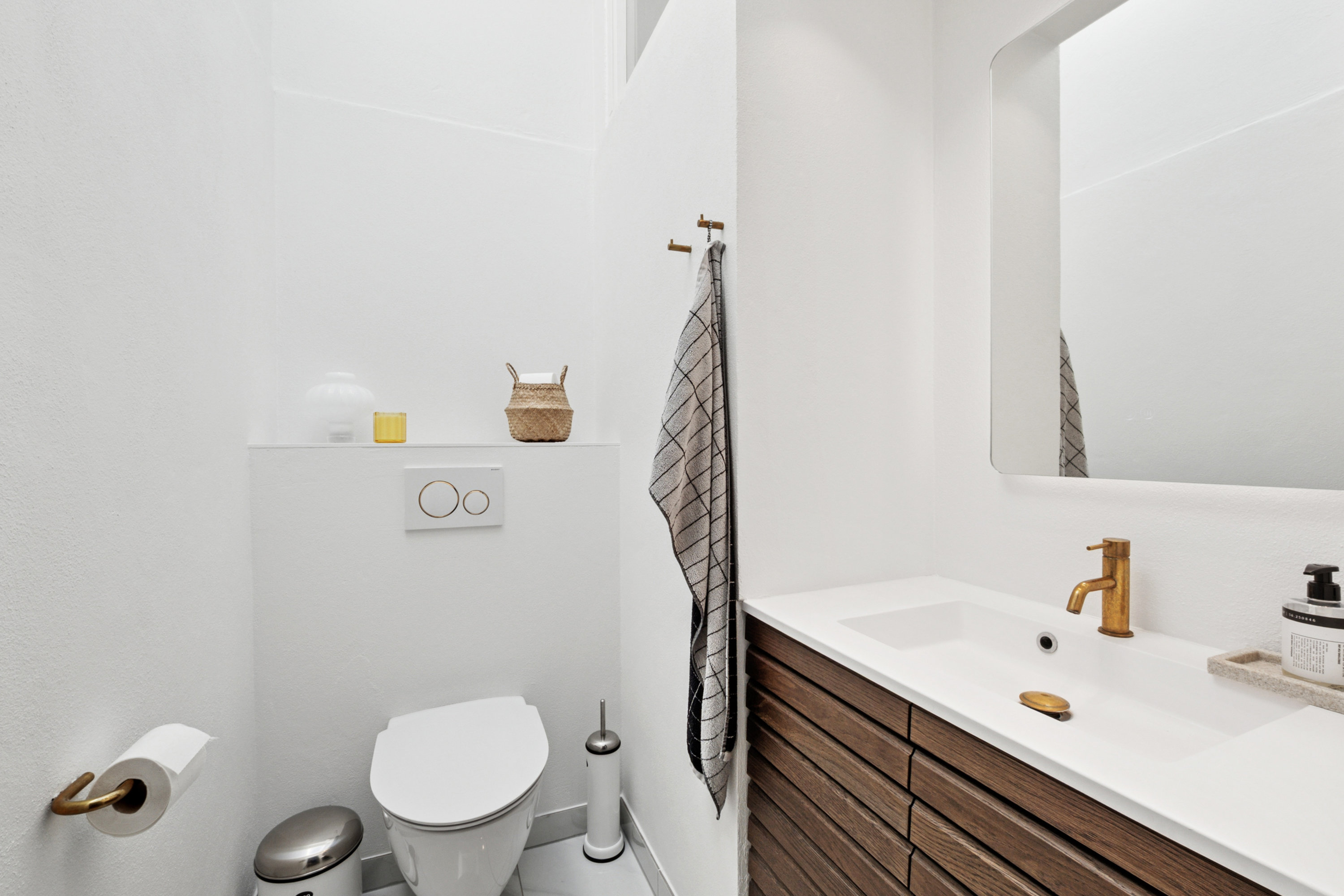 Fremhævet badeværelse billede i fuldskærmstilstand. Billede af Nørresøvej 32, 8800 Viborg