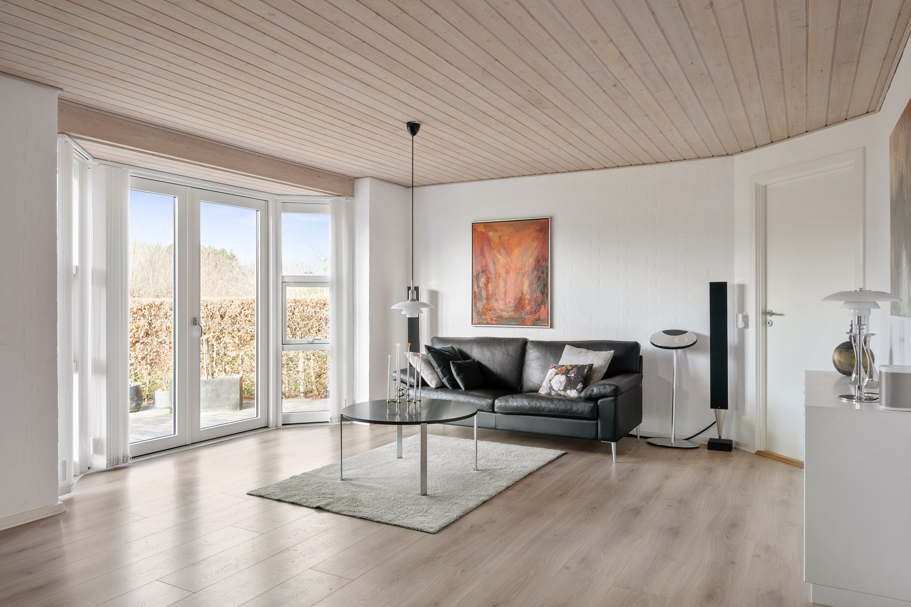 Fremhævet stue billede i fuldskærmstilstand. Billede af Søndermarken 97, Søften, 8382 Hinnerup