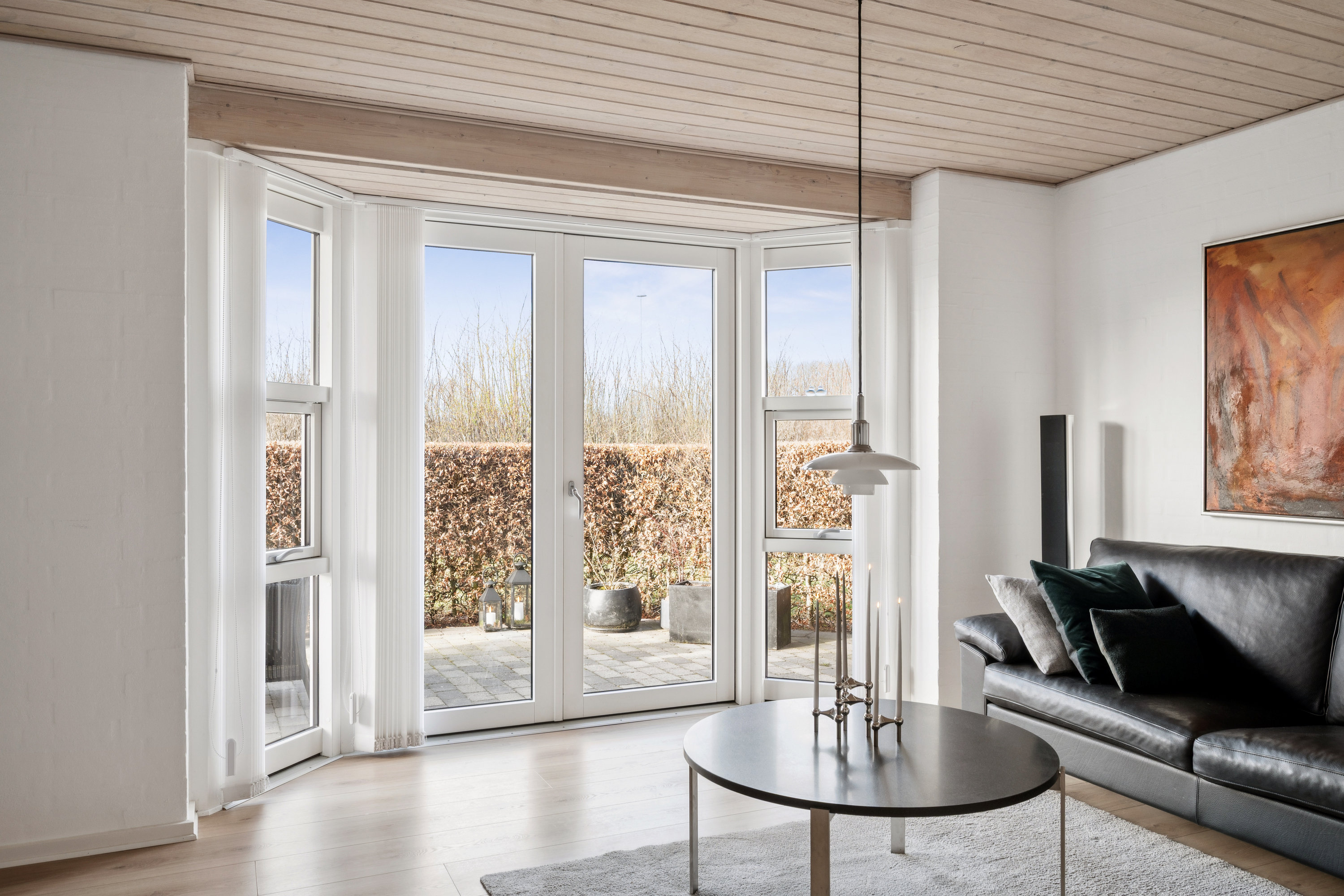 Fremhævet stue billede i fuldskærmstilstand. Billede af Søndermarken 97, Søften, 8382 Hinnerup