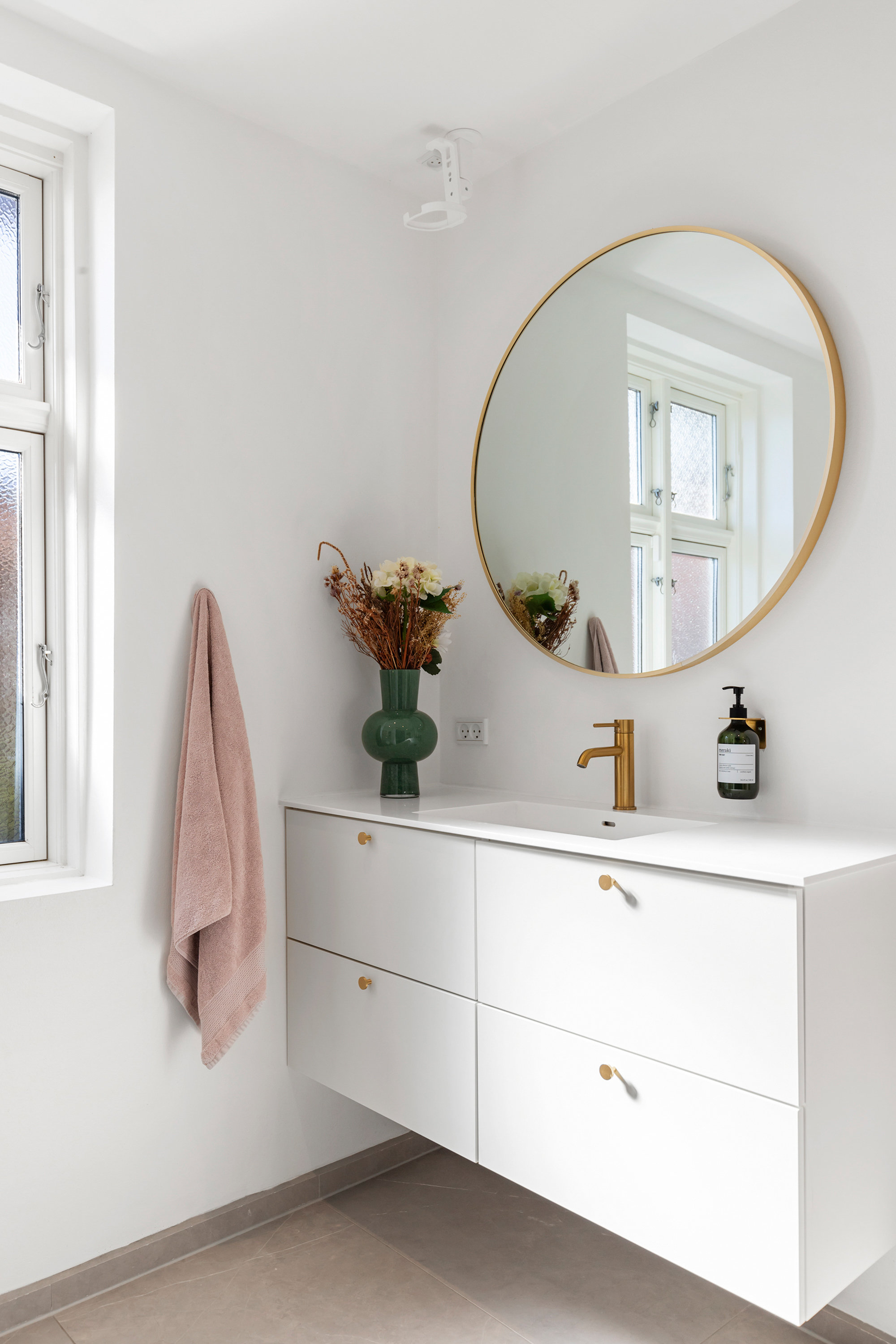 Fremhævet badeværelse billede i fuldskærmstilstand. Billede af Kattedamsvej 32, 9440 Aabybro