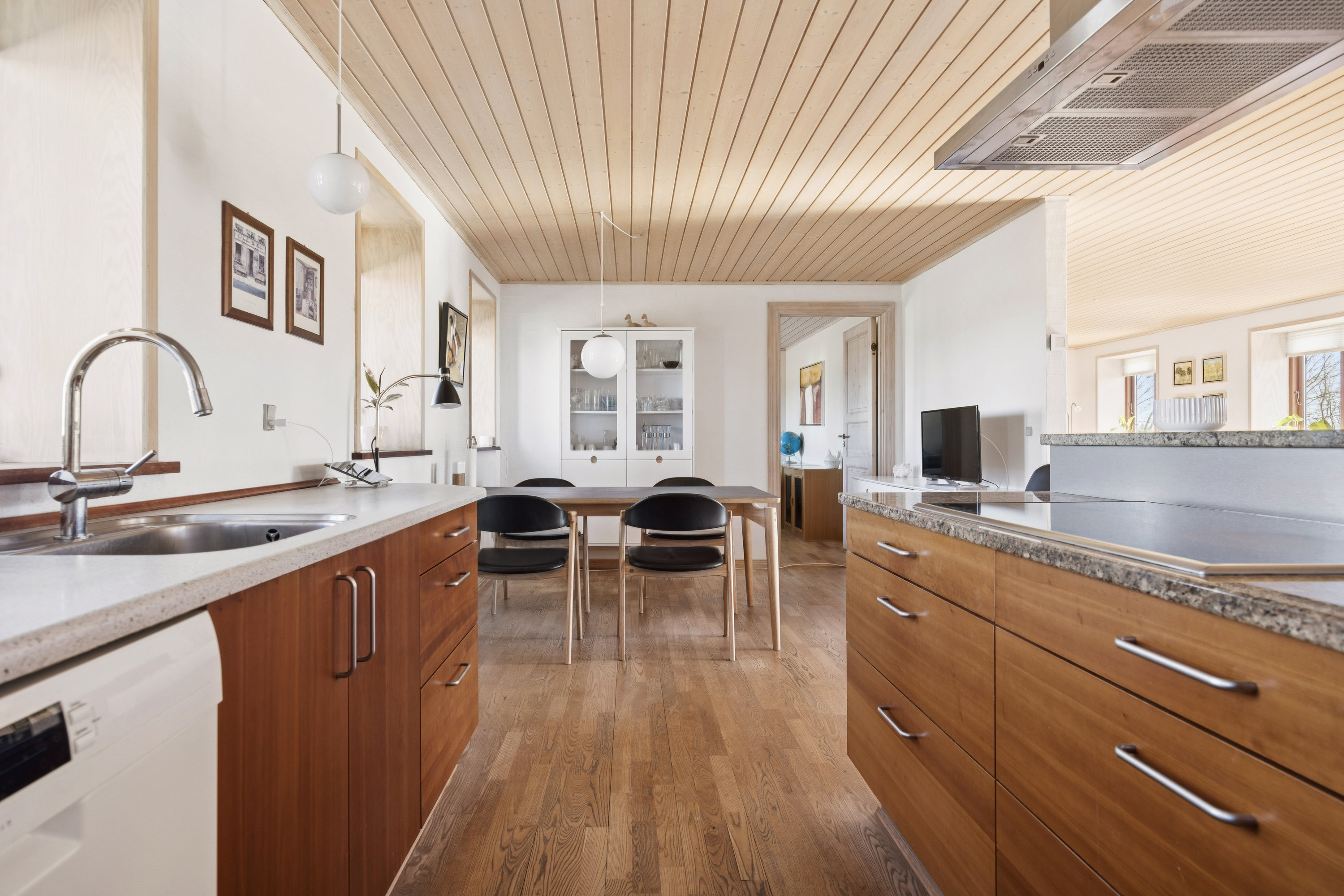 Fremhævet køkken billede i fuldskærmstilstand. Billede af Houvej 225, 9362 Gandrup