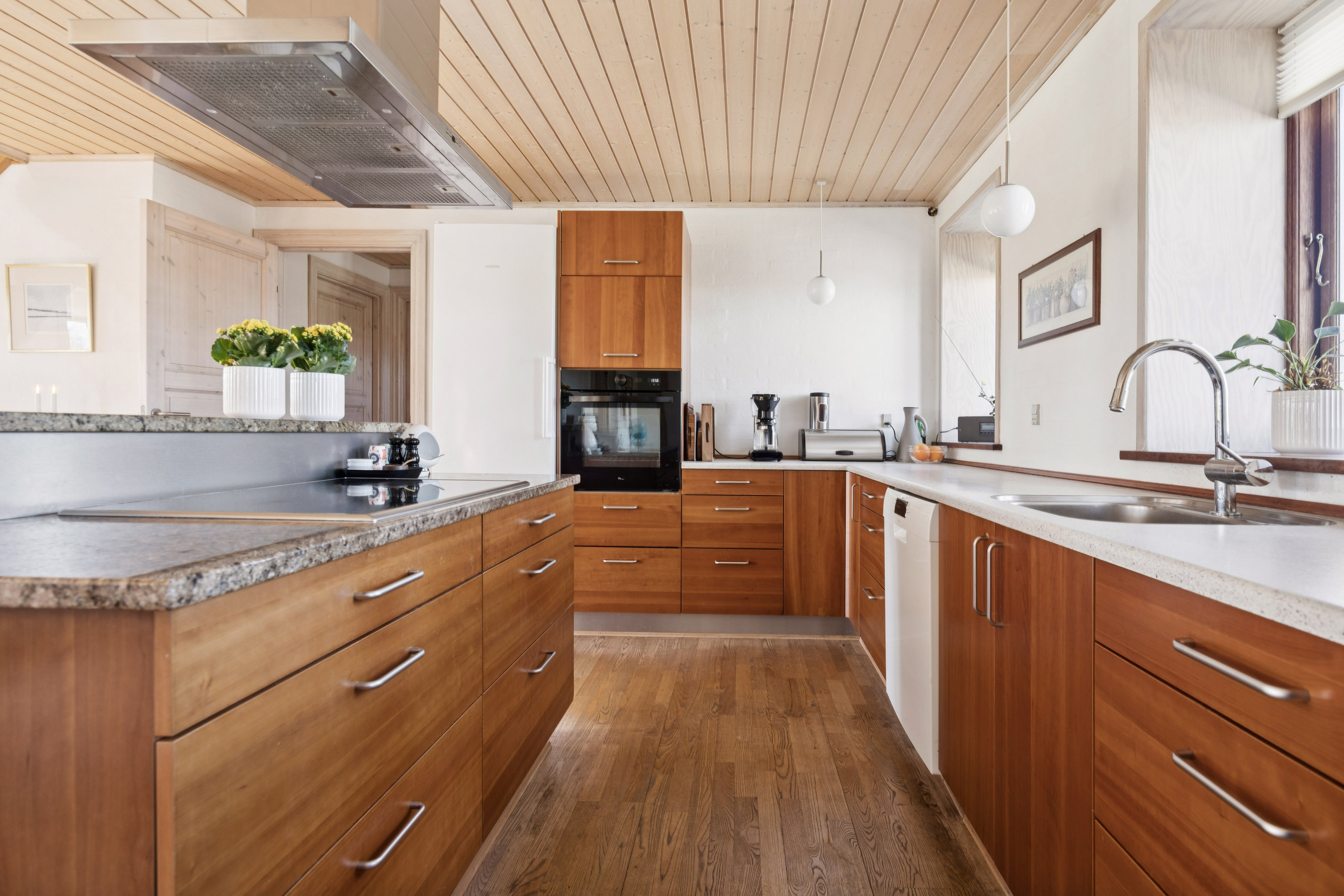 Fremhævet køkken billede i fuldskærmstilstand. Billede af Houvej 225, 9362 Gandrup