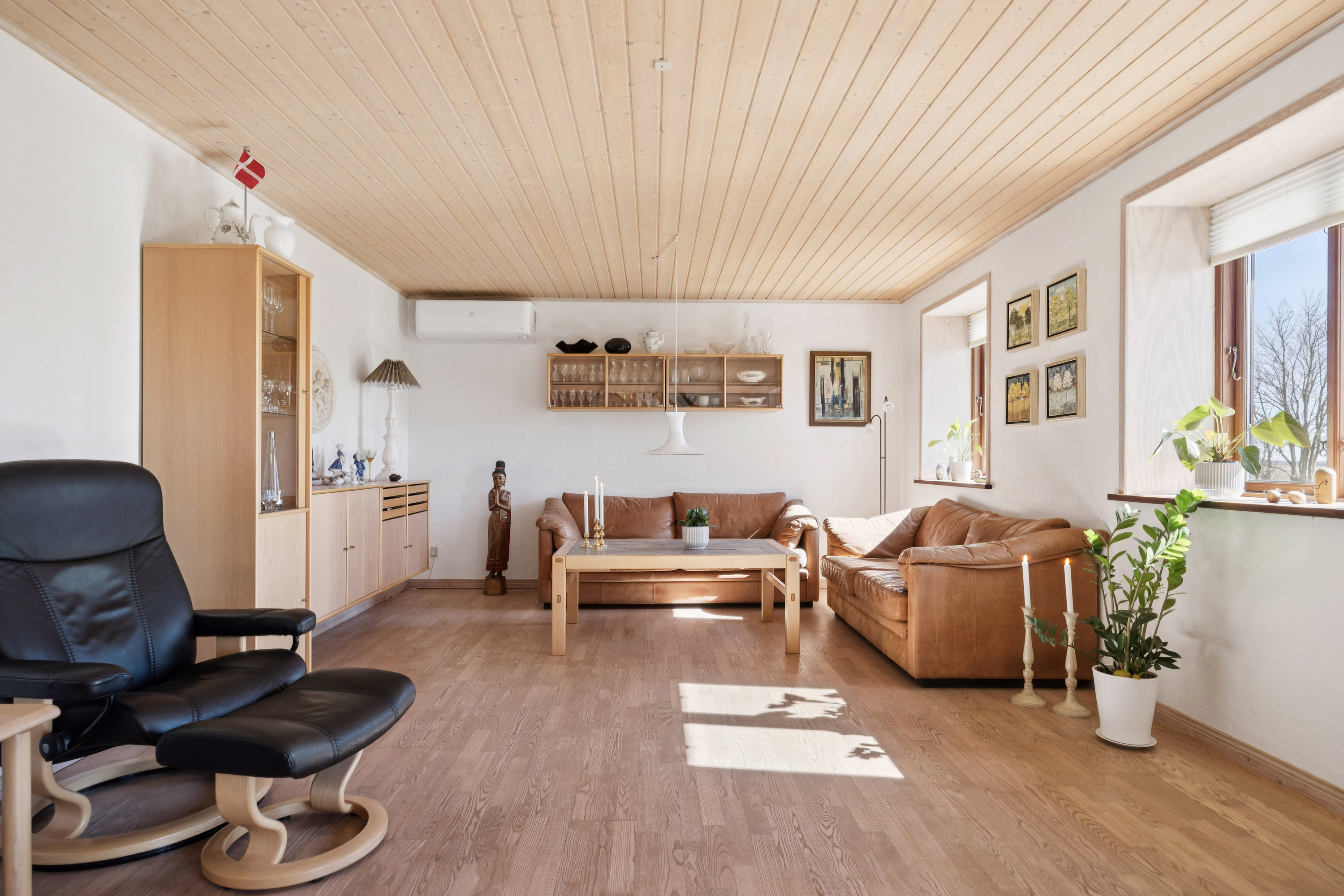 Fremhævet stue billede i fuldskærmstilstand. Billede af Houvej 225, 9362 Gandrup