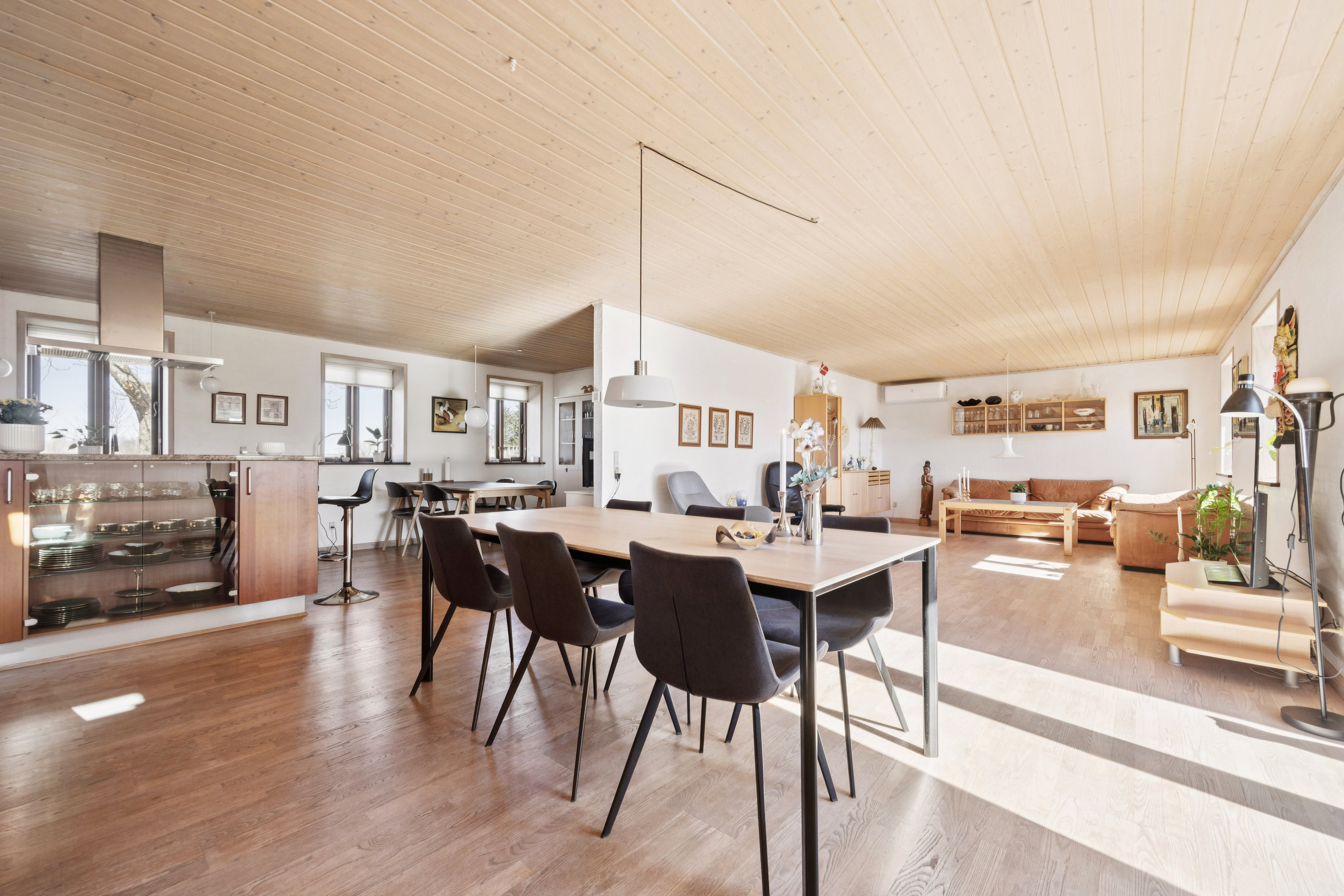 Fremhævet spisestue billede i fuldskærmstilstand. Billede af Houvej 225, 9362 Gandrup