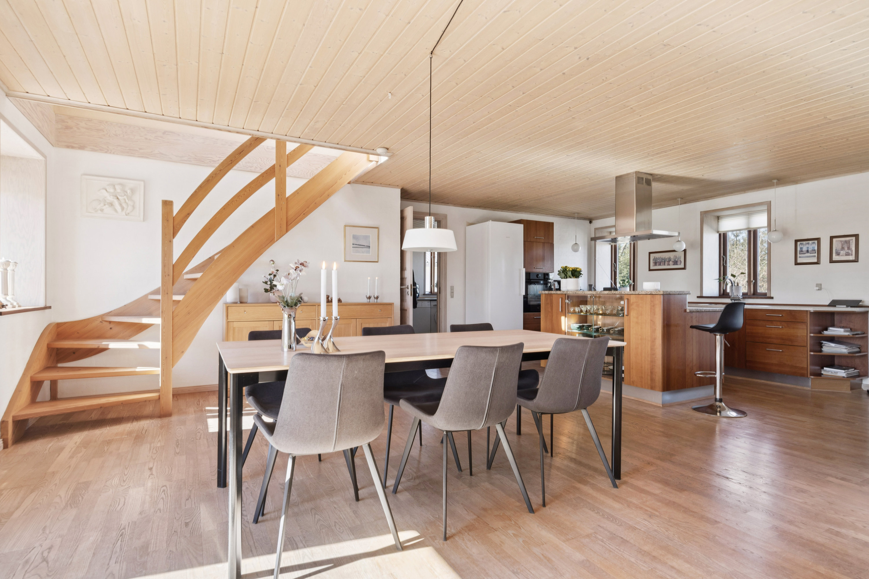 Fremhævet stue billede i fuldskærmstilstand. Billede af Houvej 225, 9362 Gandrup