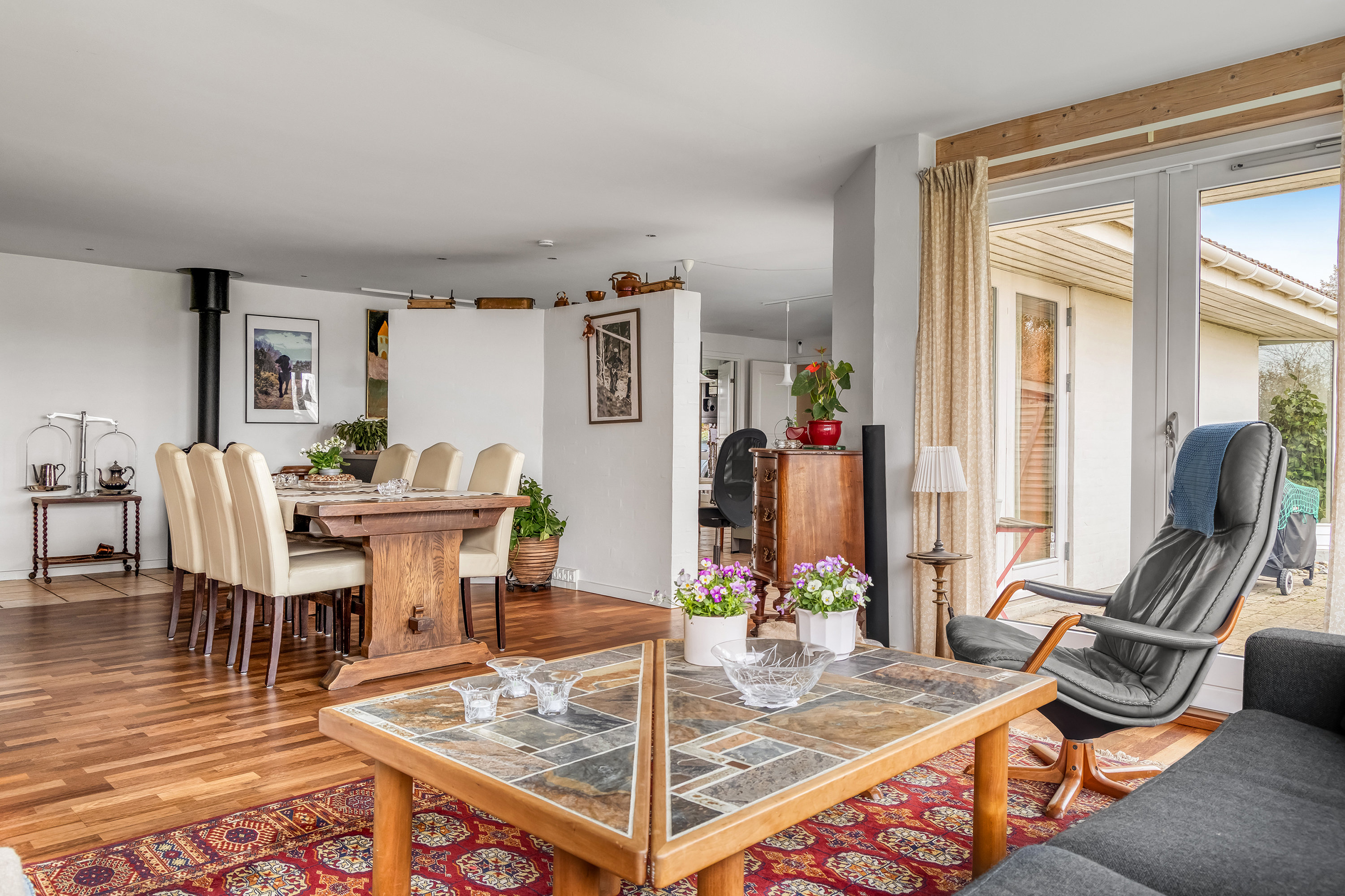 Fremhævet stue billede i fuldskærmstilstand. Billede af Fasanvej 25, 3660 Stenløse