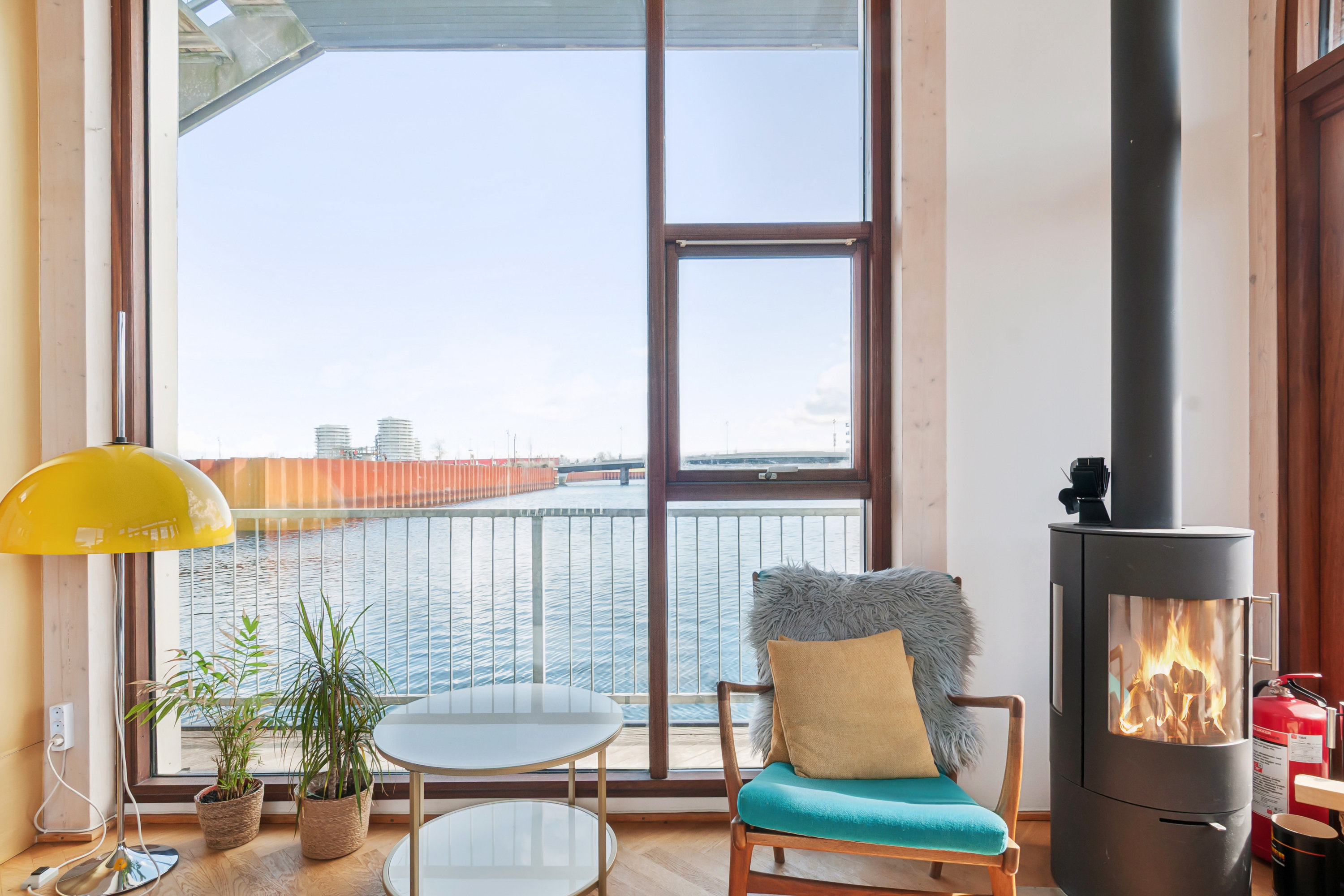 Fremhævet stue billede i fuldskærmstilstand. Billede af Linus Paulings Vej 1, 2450 København SV