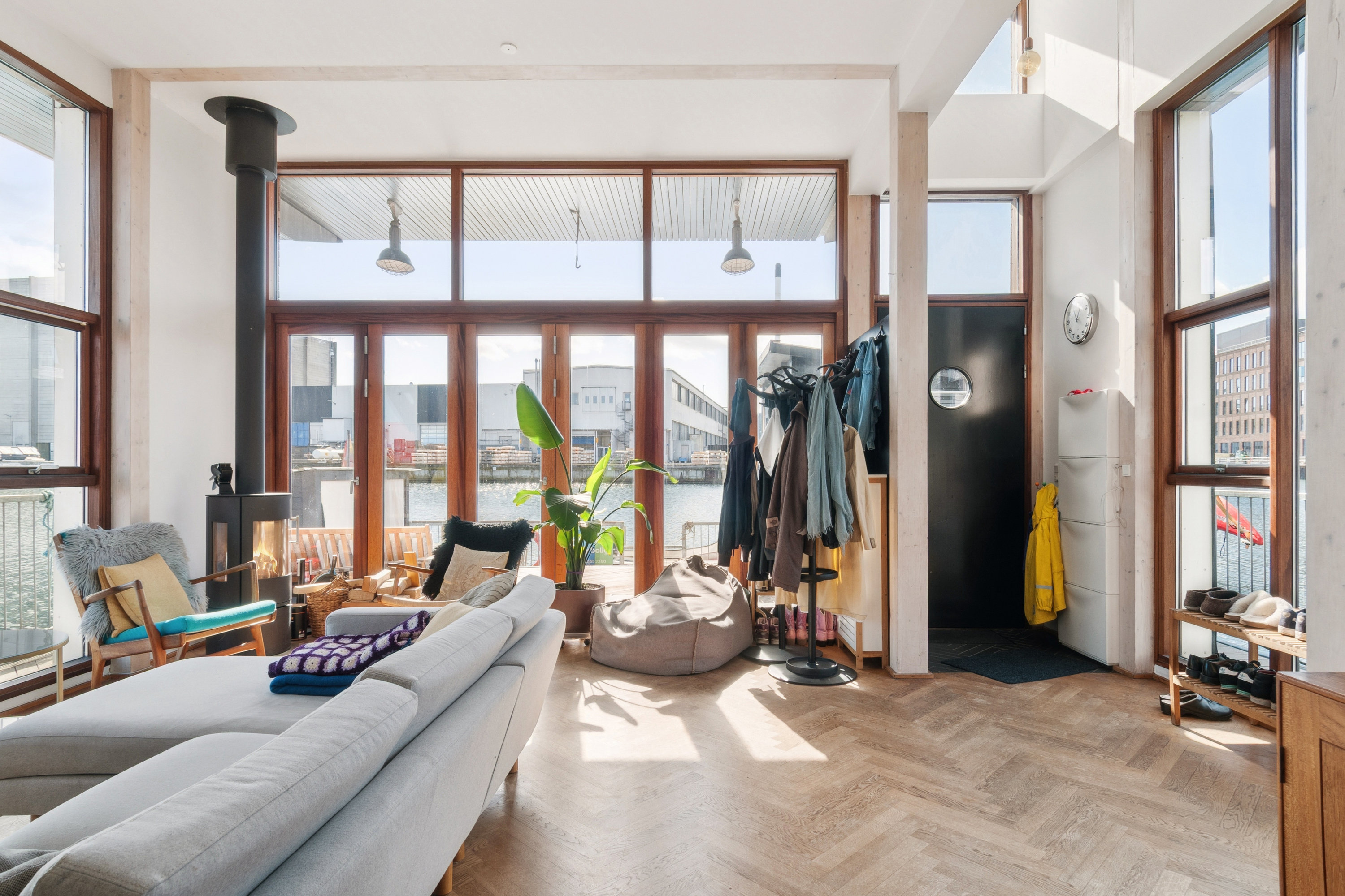 Fremhævet stue billede i fuldskærmstilstand. Billede af Linus Paulings Vej 1, 2450 København SV