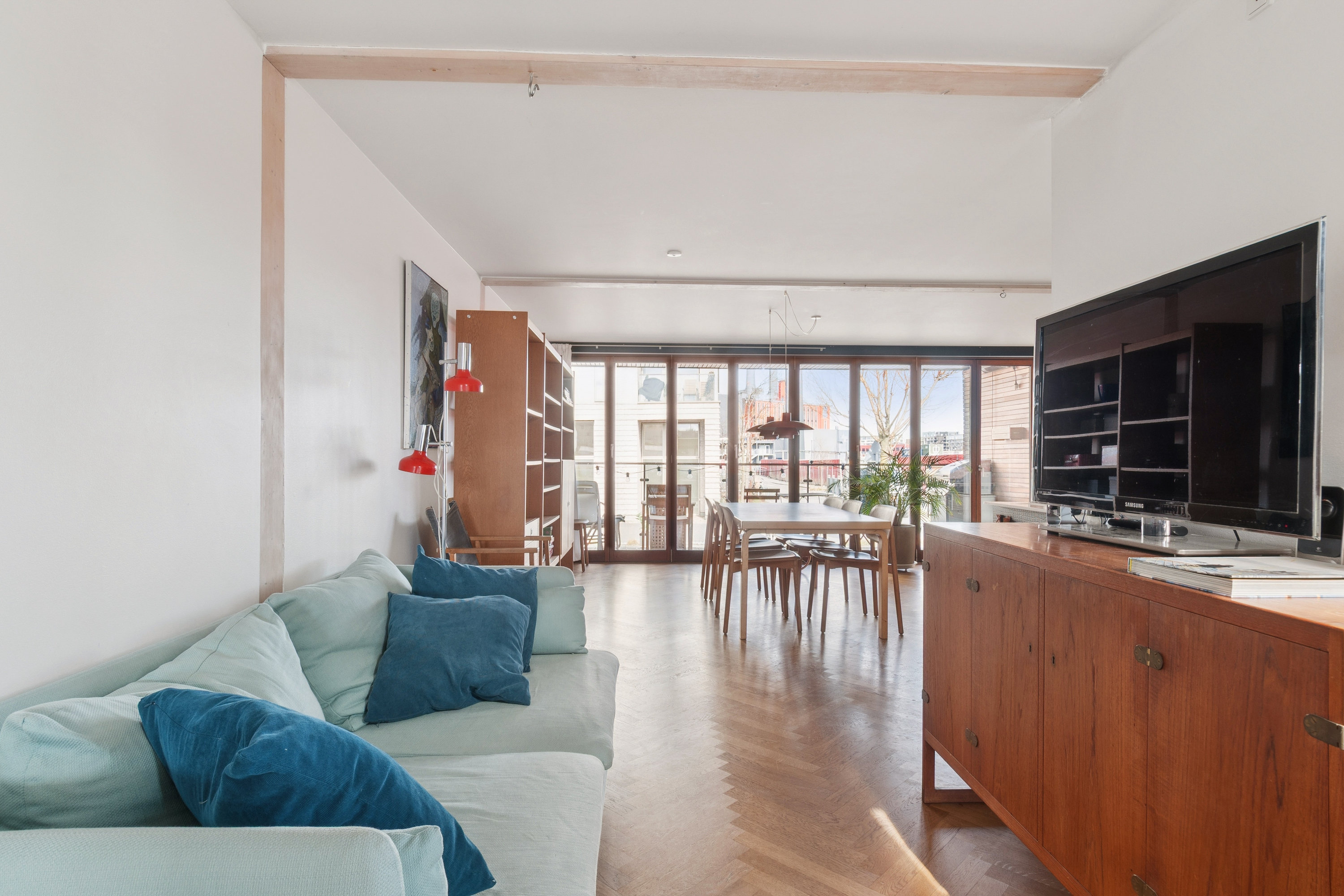 Fremhævet stue billede i fuldskærmstilstand. Billede af Linus Paulings Vej 1, 2450 København SV