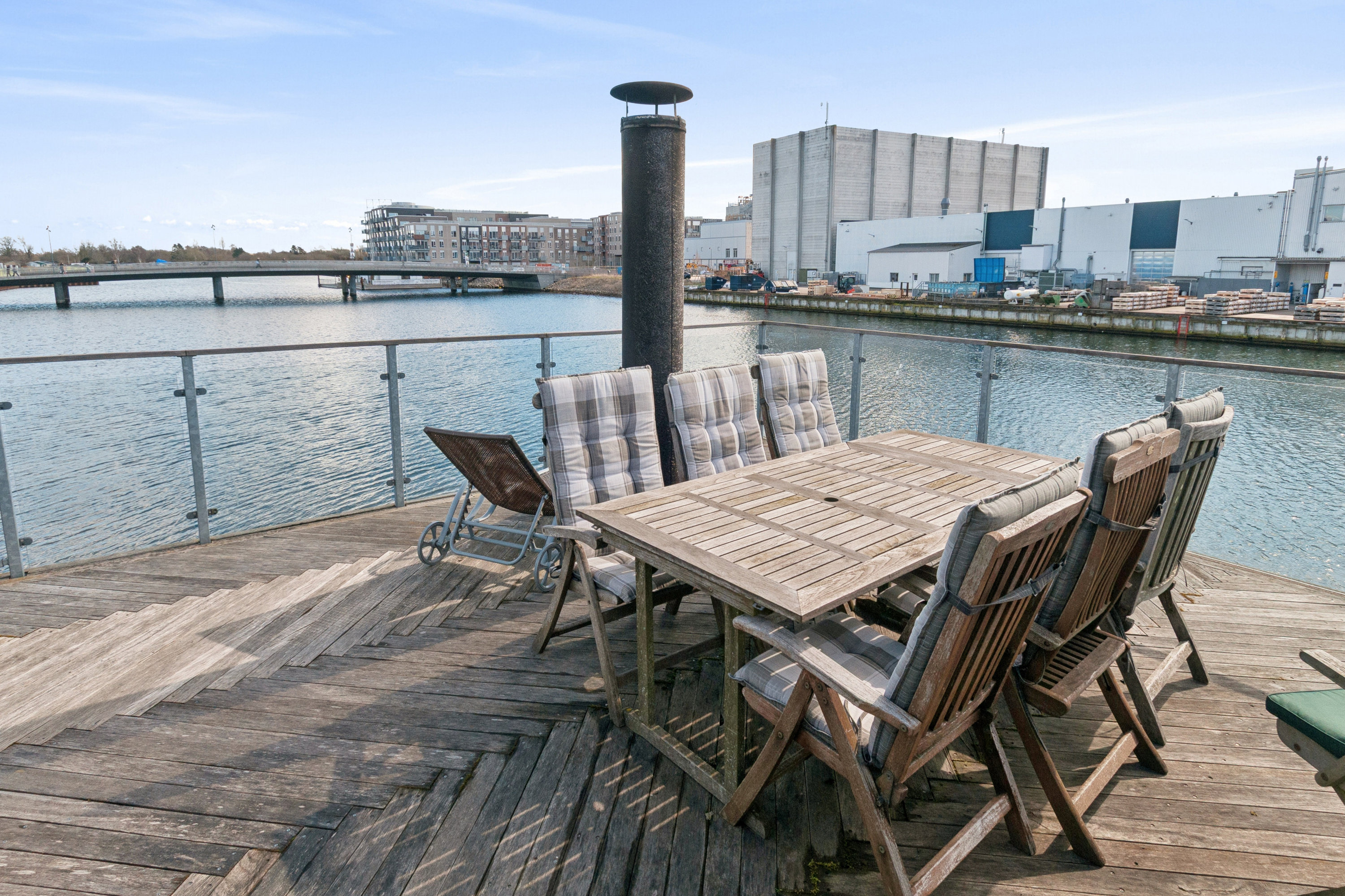 Fremhævet terrasse billede i fuldskærmstilstand. Billede af Linus Paulings Vej 1, 2450 København SV