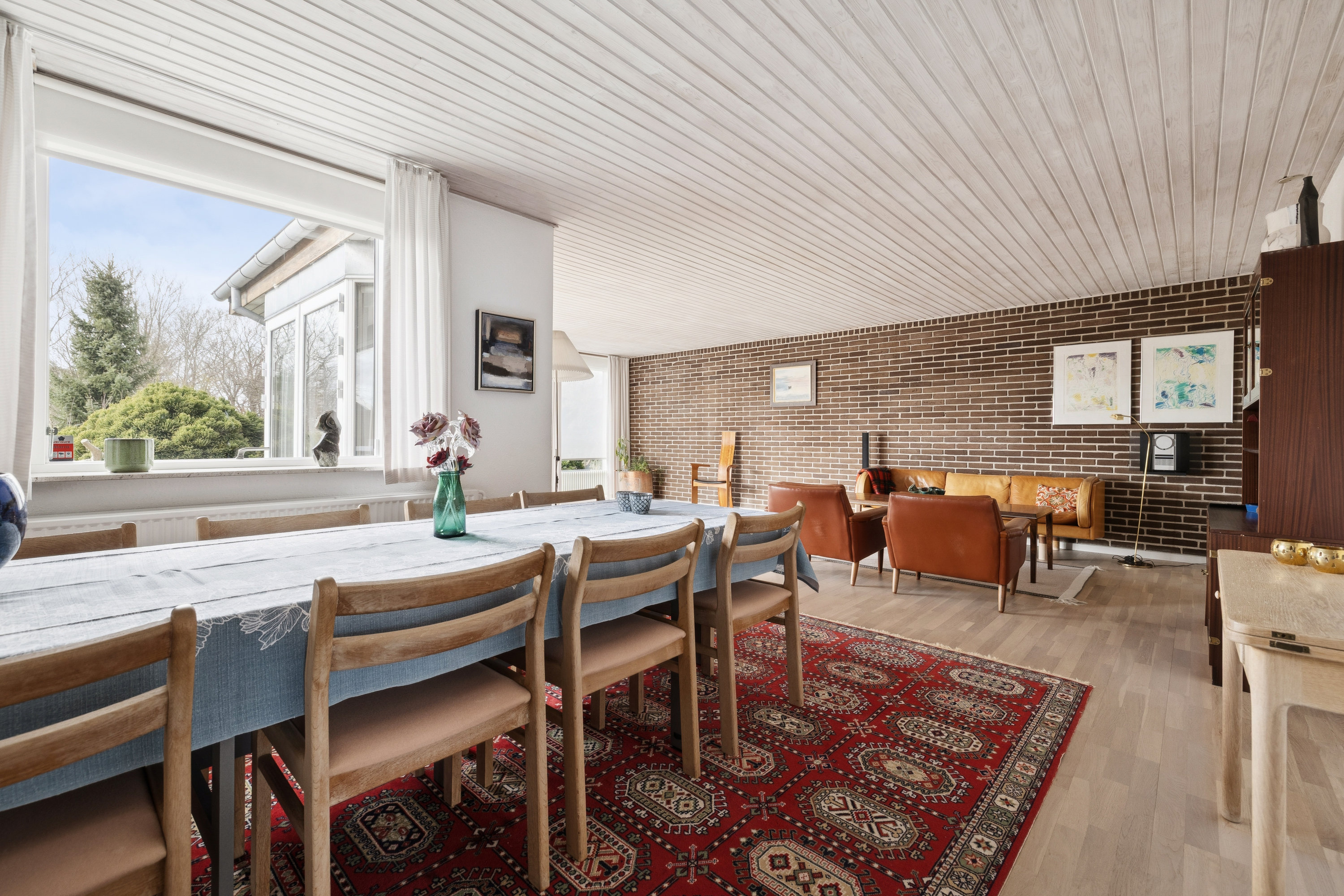 Fremhævet spisestue billede i fuldskærmstilstand. Billede af Skrænten 12, Vrold, 8660 Skanderborg