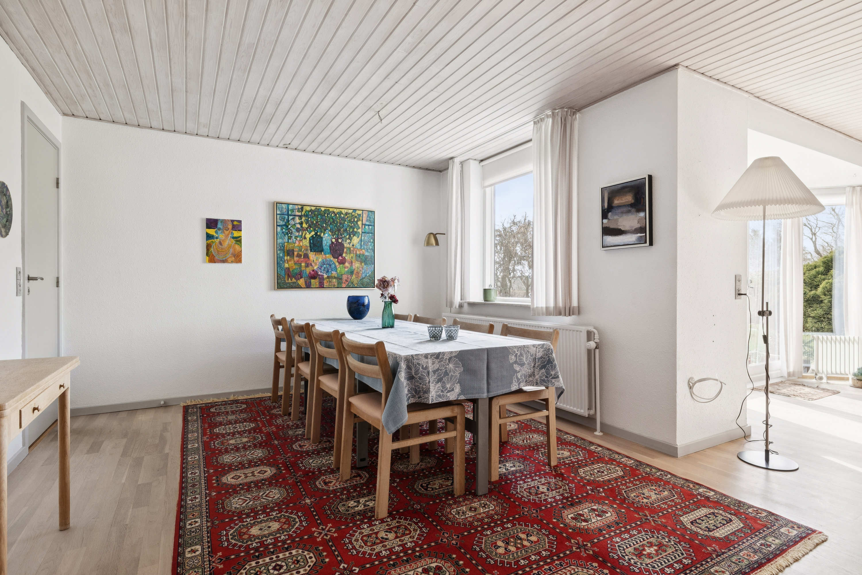 Fremhævet spisestue billede i fuldskærmstilstand. Billede af Skrænten 12, Vrold, 8660 Skanderborg