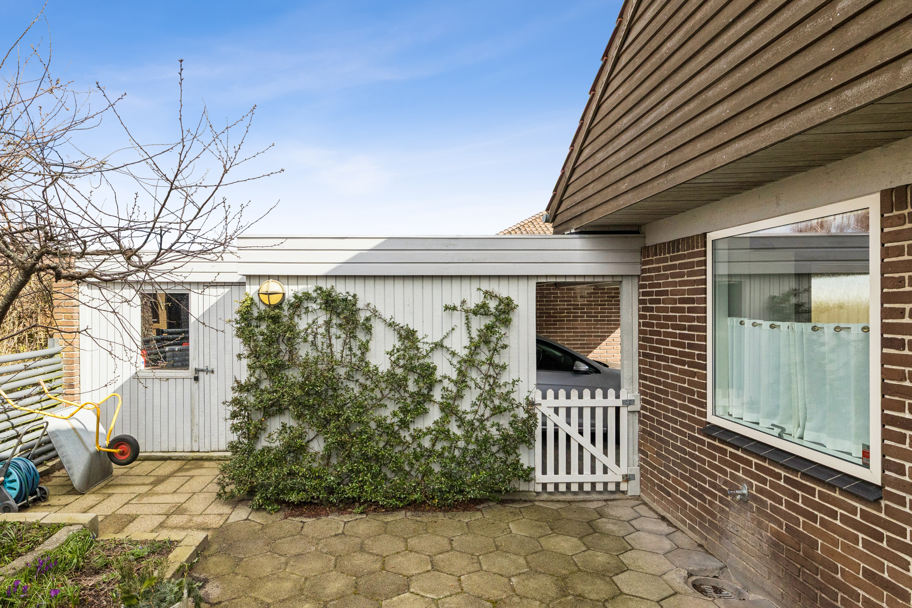 Fremhævet udehus billede i fuldskærmstilstand. Billede af Skrænten 12, Vrold, 8660 Skanderborg