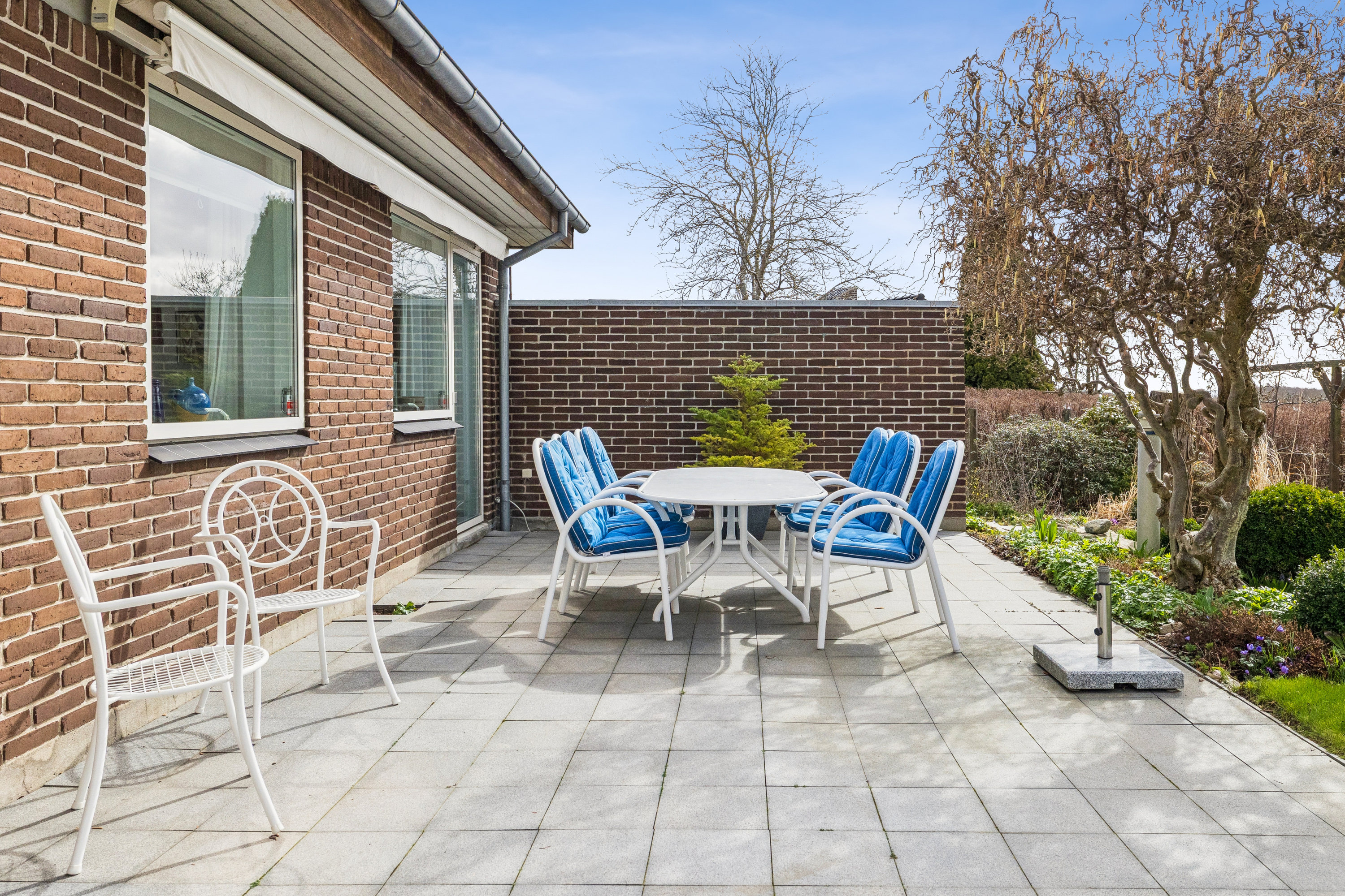 Fremhævet terrasse billede i fuldskærmstilstand. Billede af Skrænten 12, Vrold, 8660 Skanderborg