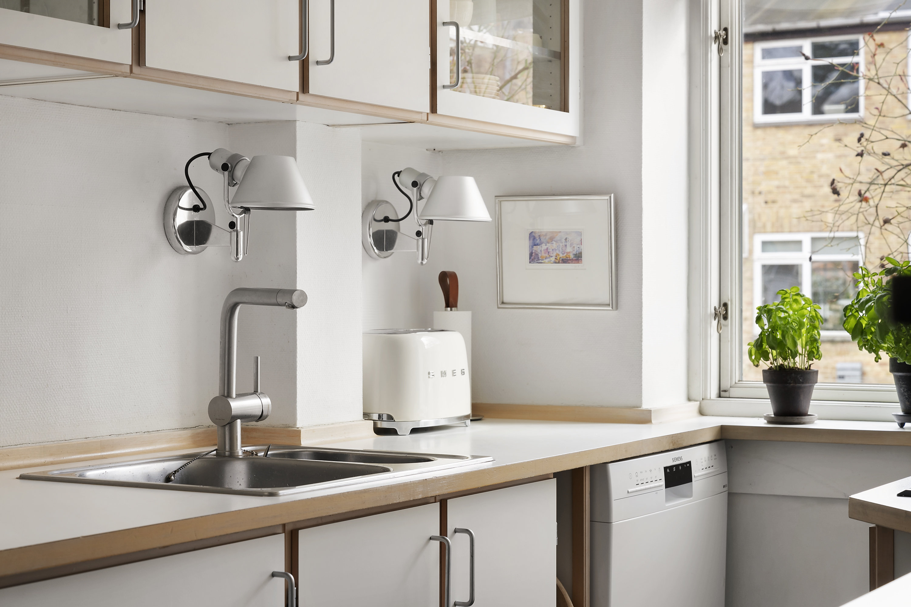 Fremhævet køkken billede i fuldskærmstilstand. Billede af Kollegiehaven 9, 2920 Charlottenlund