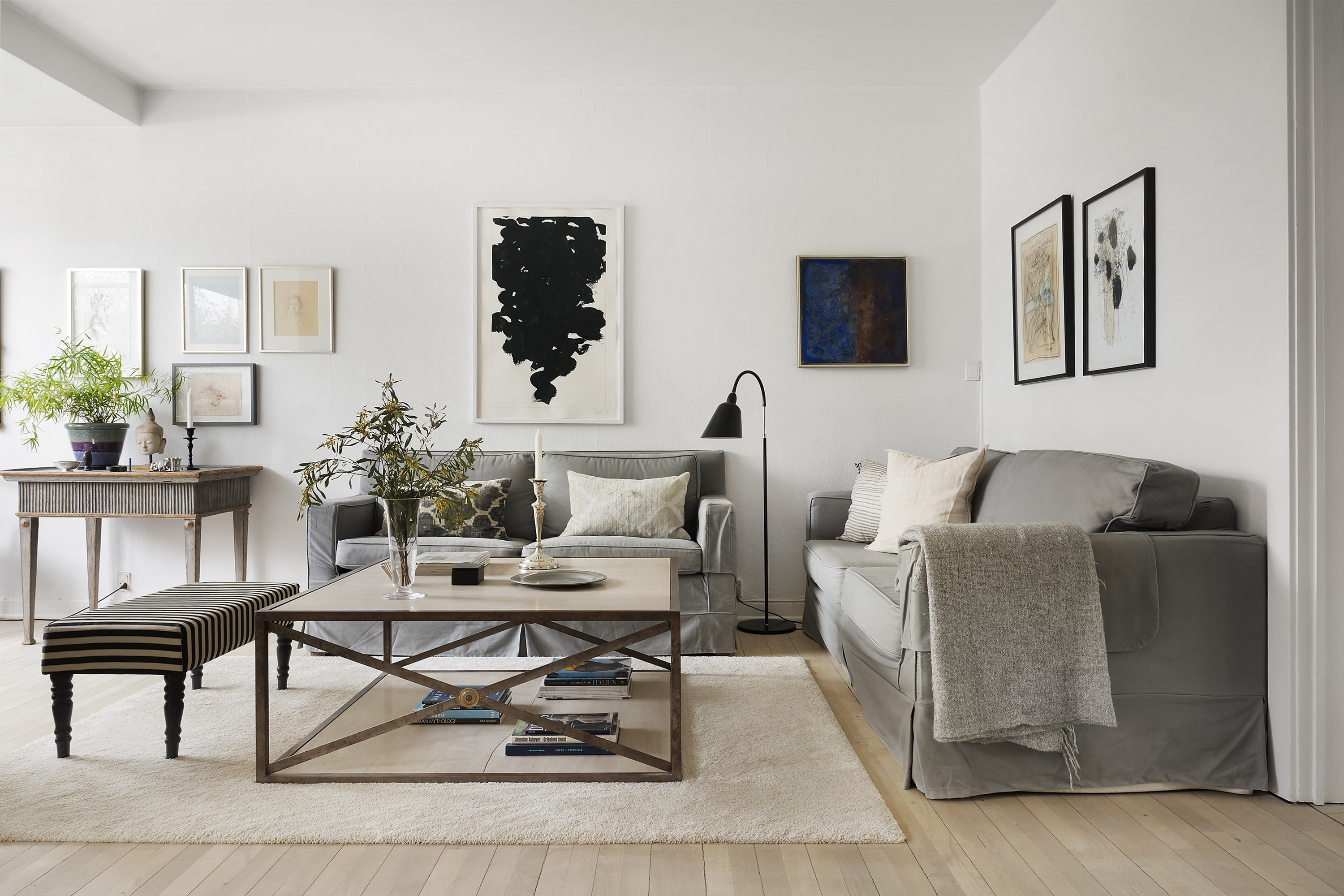 Fremhævet stue billede i fuldskærmstilstand. Billede af Kollegiehaven 9, 2920 Charlottenlund