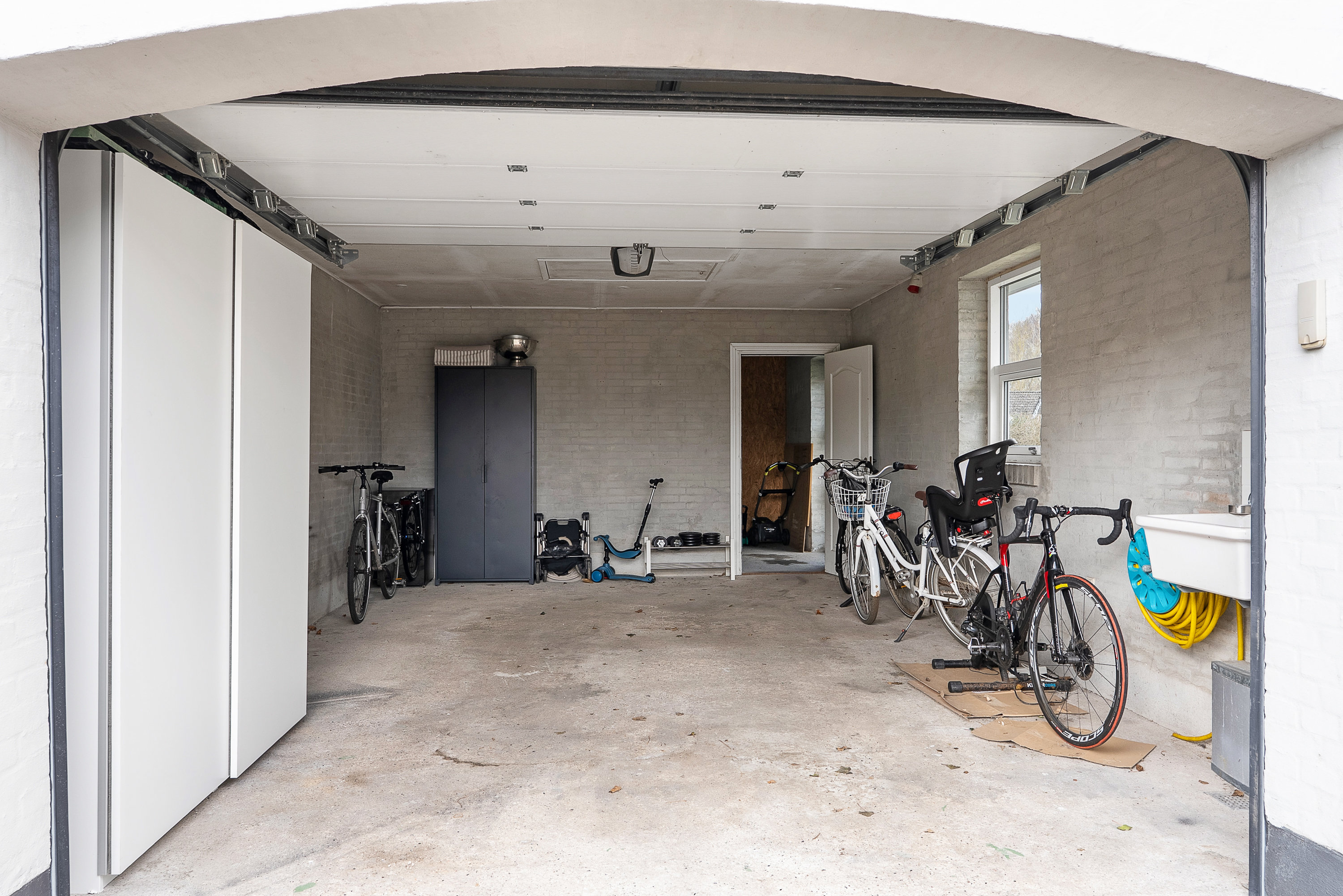 Fremhævet garage billede i fuldskærmstilstand. Billede af Præstevej 54, Korup, 5210 Odense NV