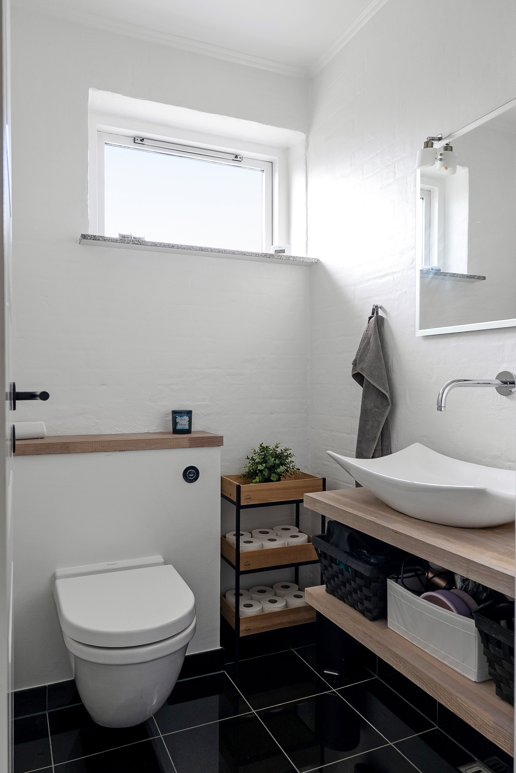 Fremhævet toilet billede i fuldskærmstilstand. Billede af Præstevej 54, Korup, 5210 Odense NV