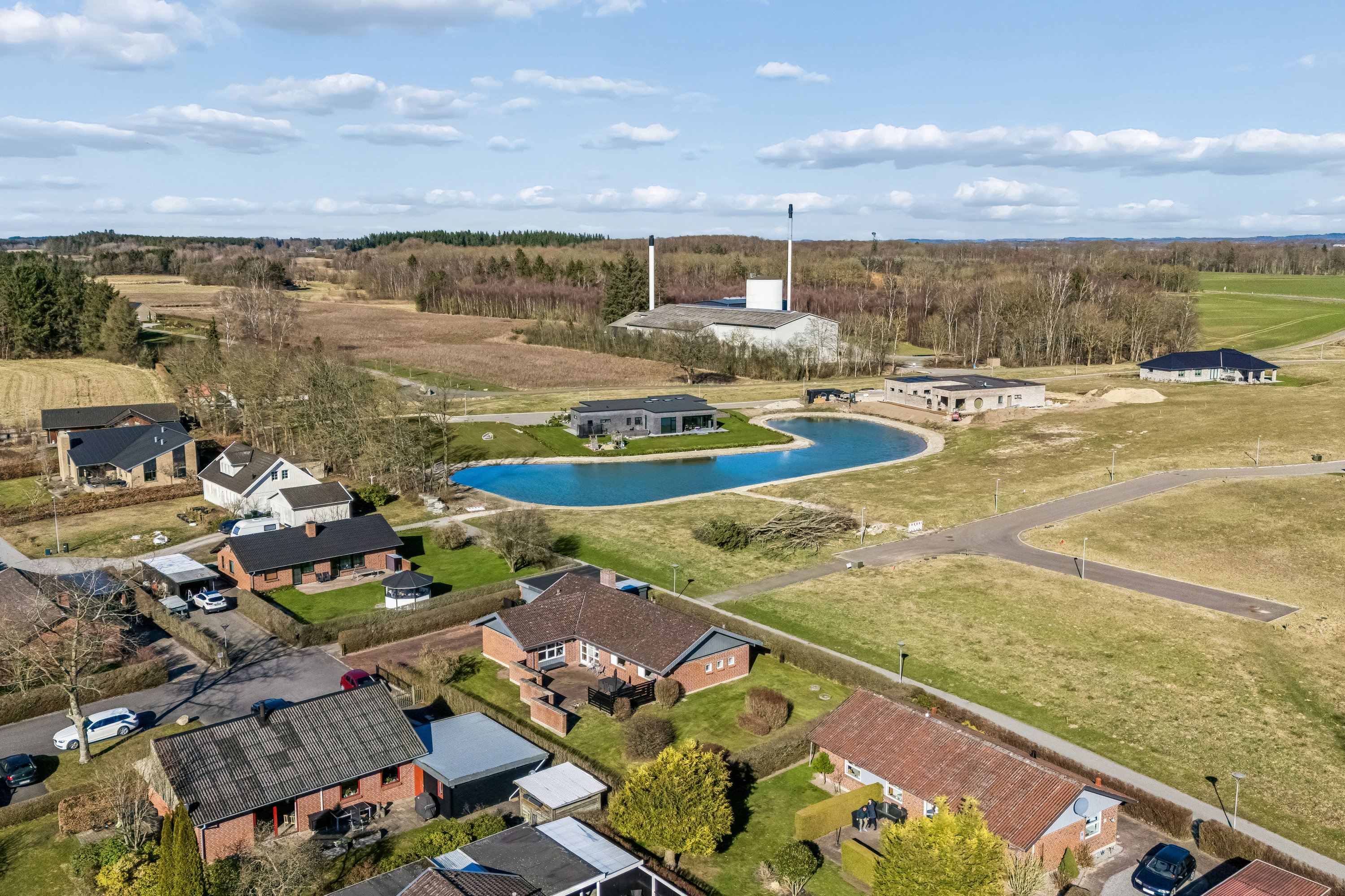 Fremhævet luftfoto billede i fuldskærmstilstand. Billede af Axel Munchsvej 34, 8550 Ryomgård