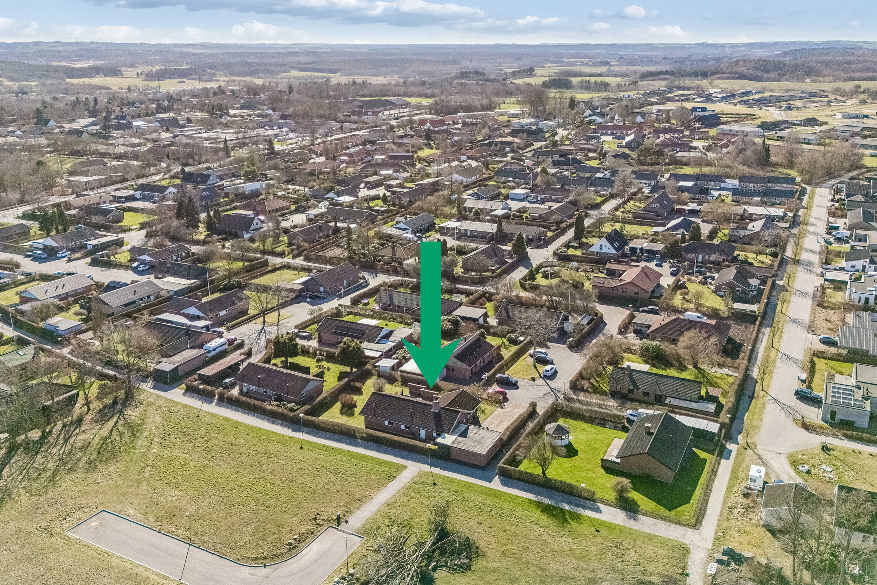 Fremhævet luftfoto billede i fuldskærmstilstand. Billede af Axel Munchsvej 34, 8550 Ryomgård