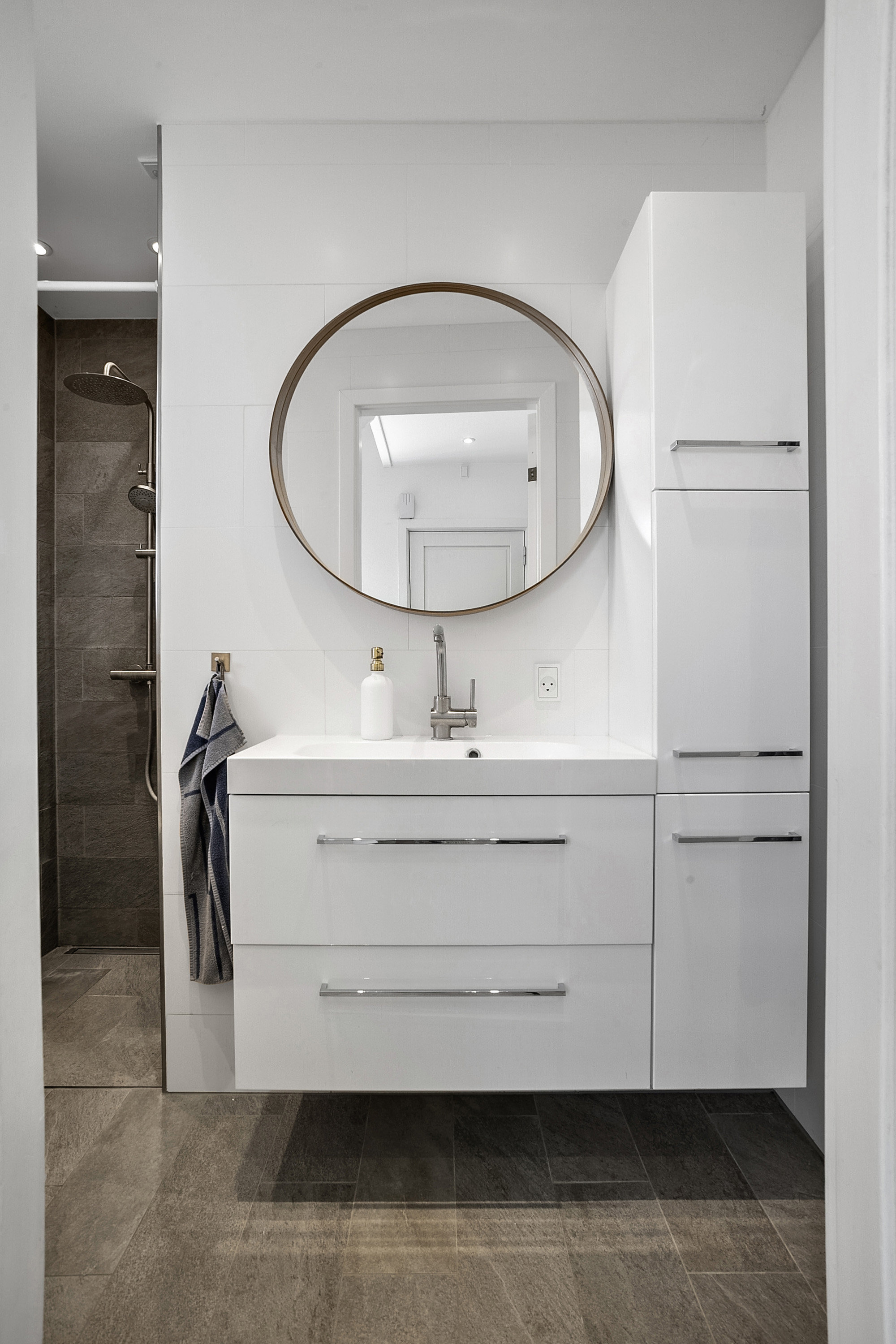 Fremhævet  billede i fuldskærmstilstand. Billede af Stenløsevej 216, Hjallese, 5260 Odense S