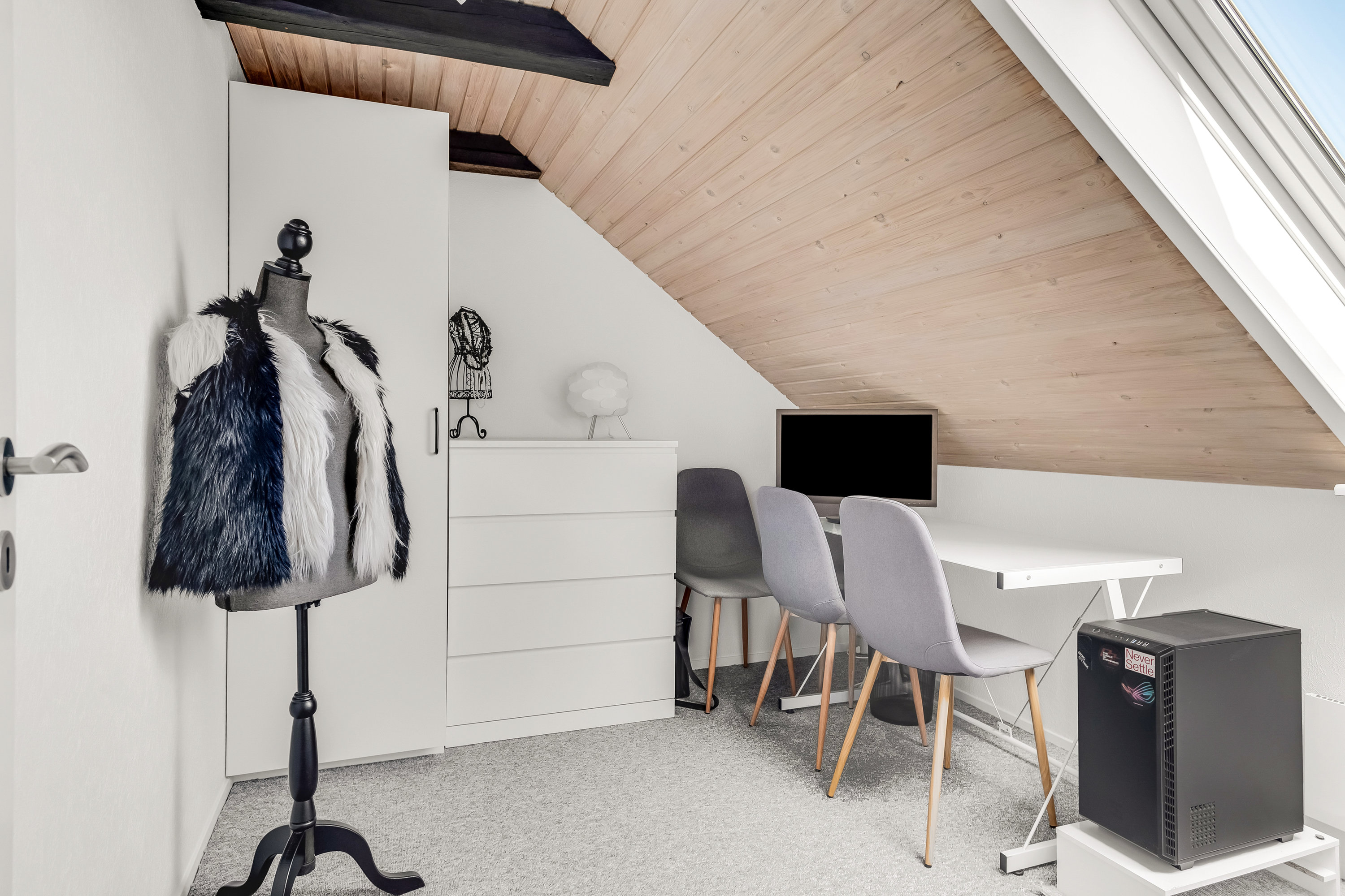 Fremhævet værelse billede i fuldskærmstilstand. Billede af Lindevej 5, 7620 Lemvig