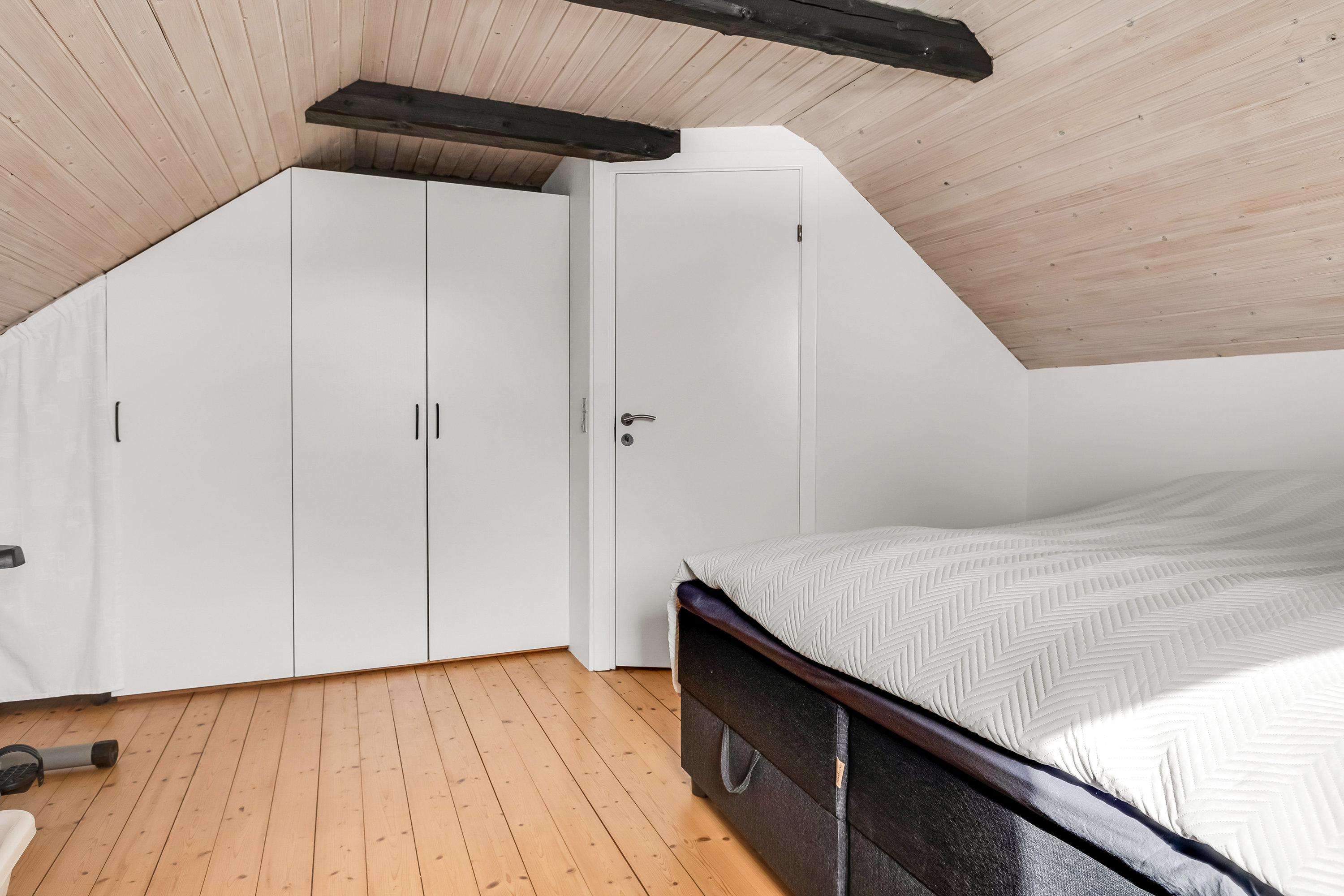 Fremhævet soveværelse billede i fuldskærmstilstand. Billede af Lindevej 5, 7620 Lemvig