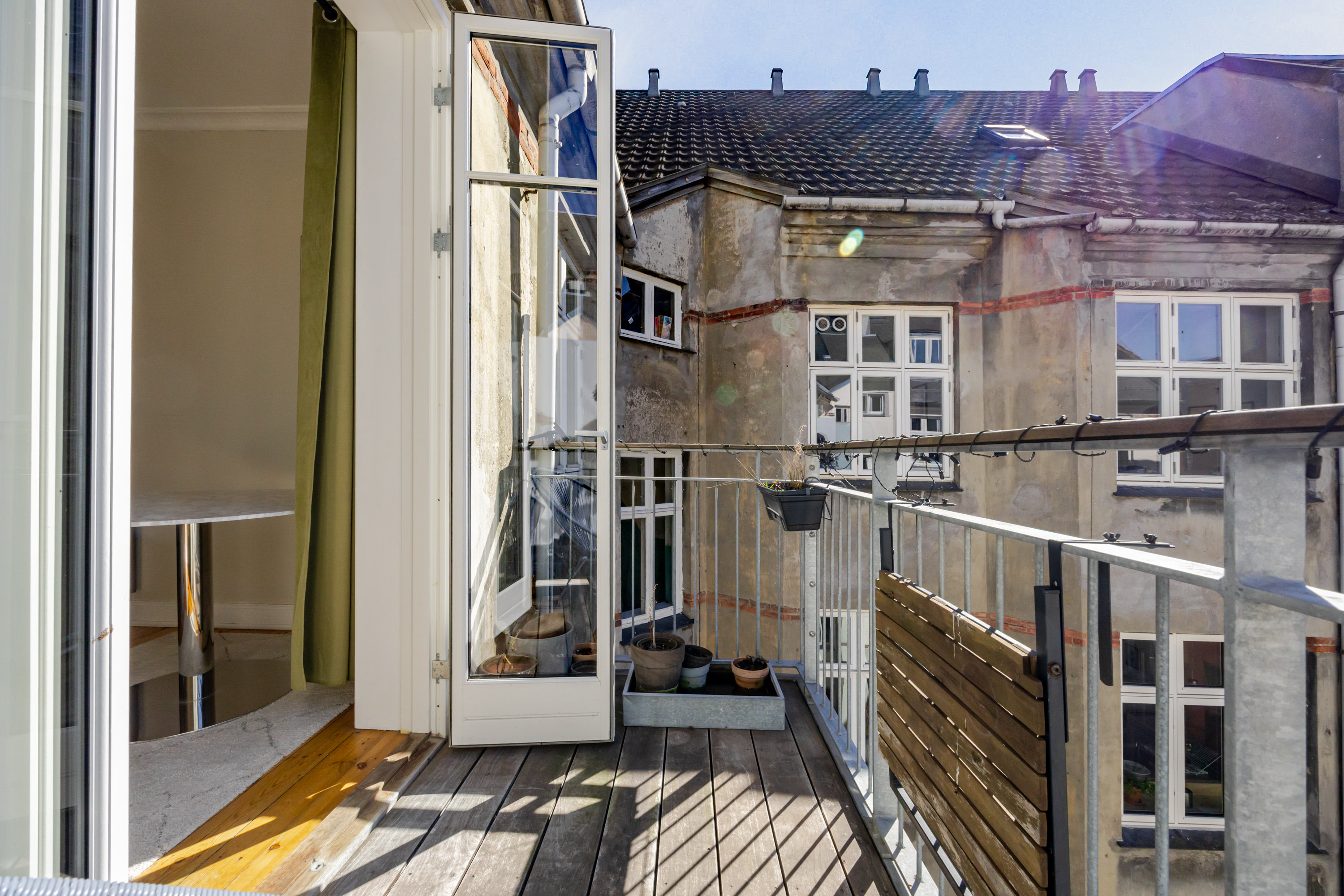 Fremhævet andet billede i fuldskærmstilstand. Billede af Julius Bloms Gade 9, 4. th., 2200 København N