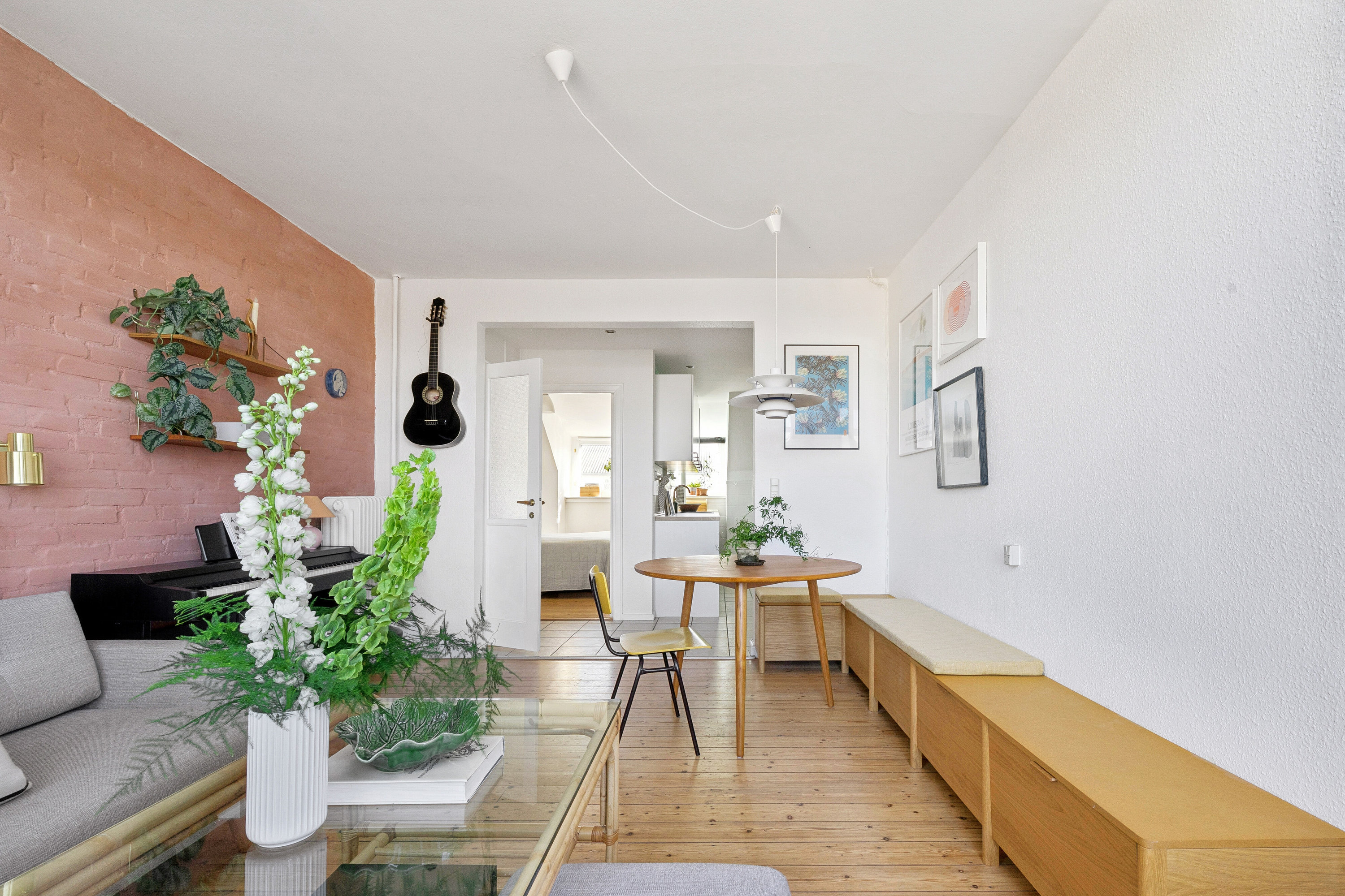 Fremhævet stue billede i fuldskærmstilstand. Billede af Rossinisvej 8, 3. th., 2450 København SV