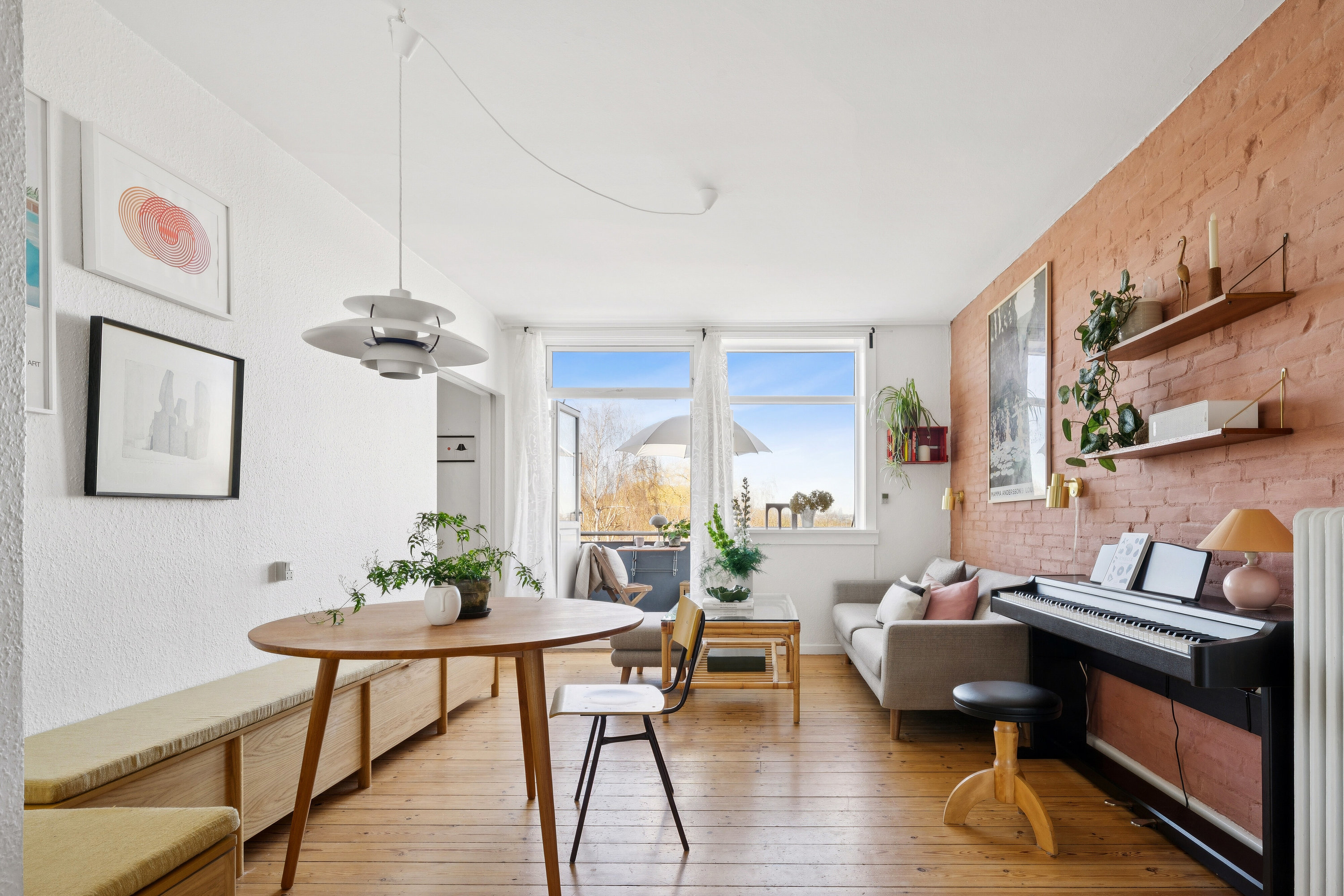 Fremhævet stue billede i fuldskærmstilstand. Billede af Rossinisvej 8, 3. th., 2450 København SV