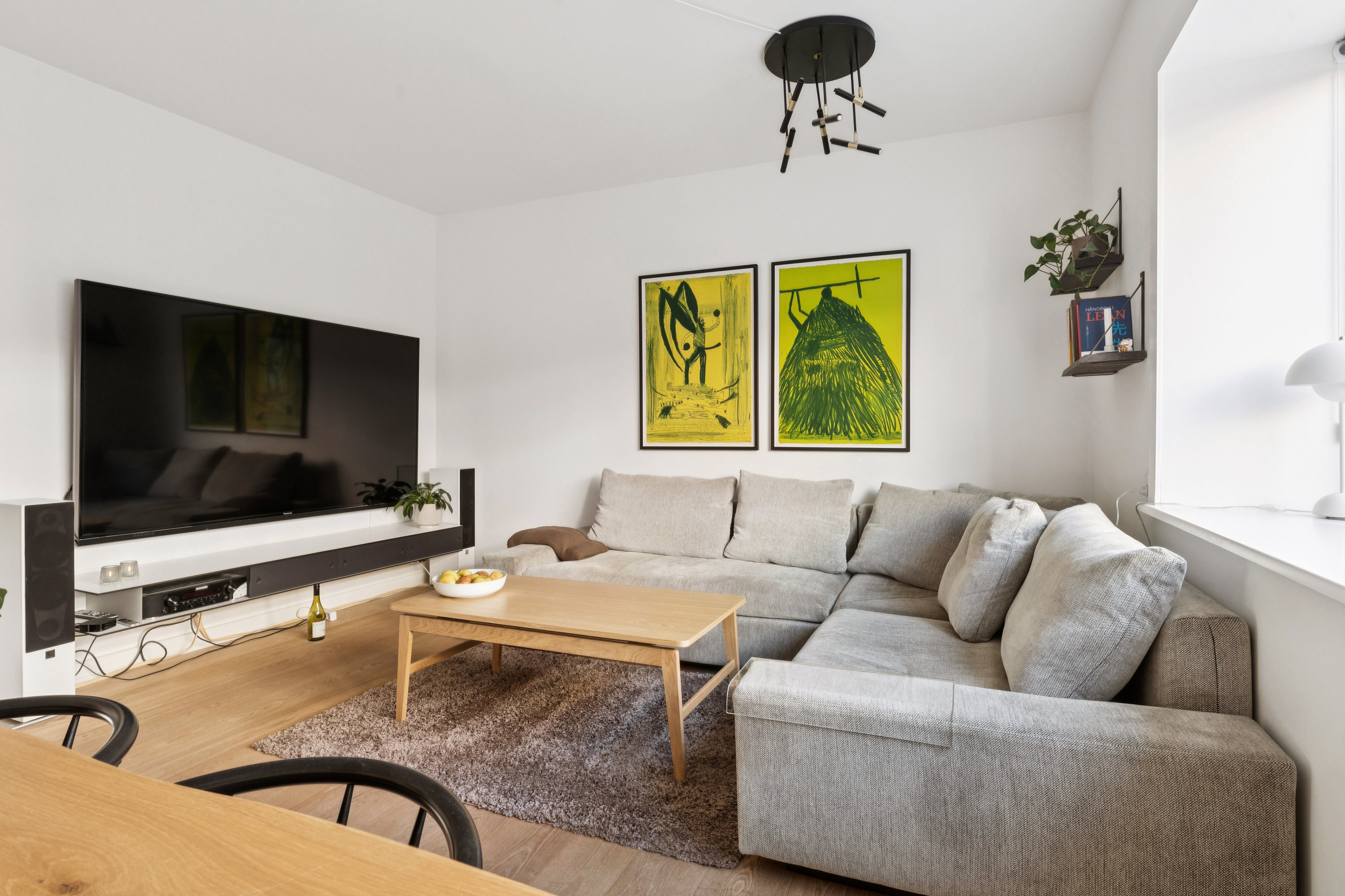 Fremhævet stue billede i fuldskærmstilstand. Billede af Vesterbro 84, 1. th., 9000 Aalborg