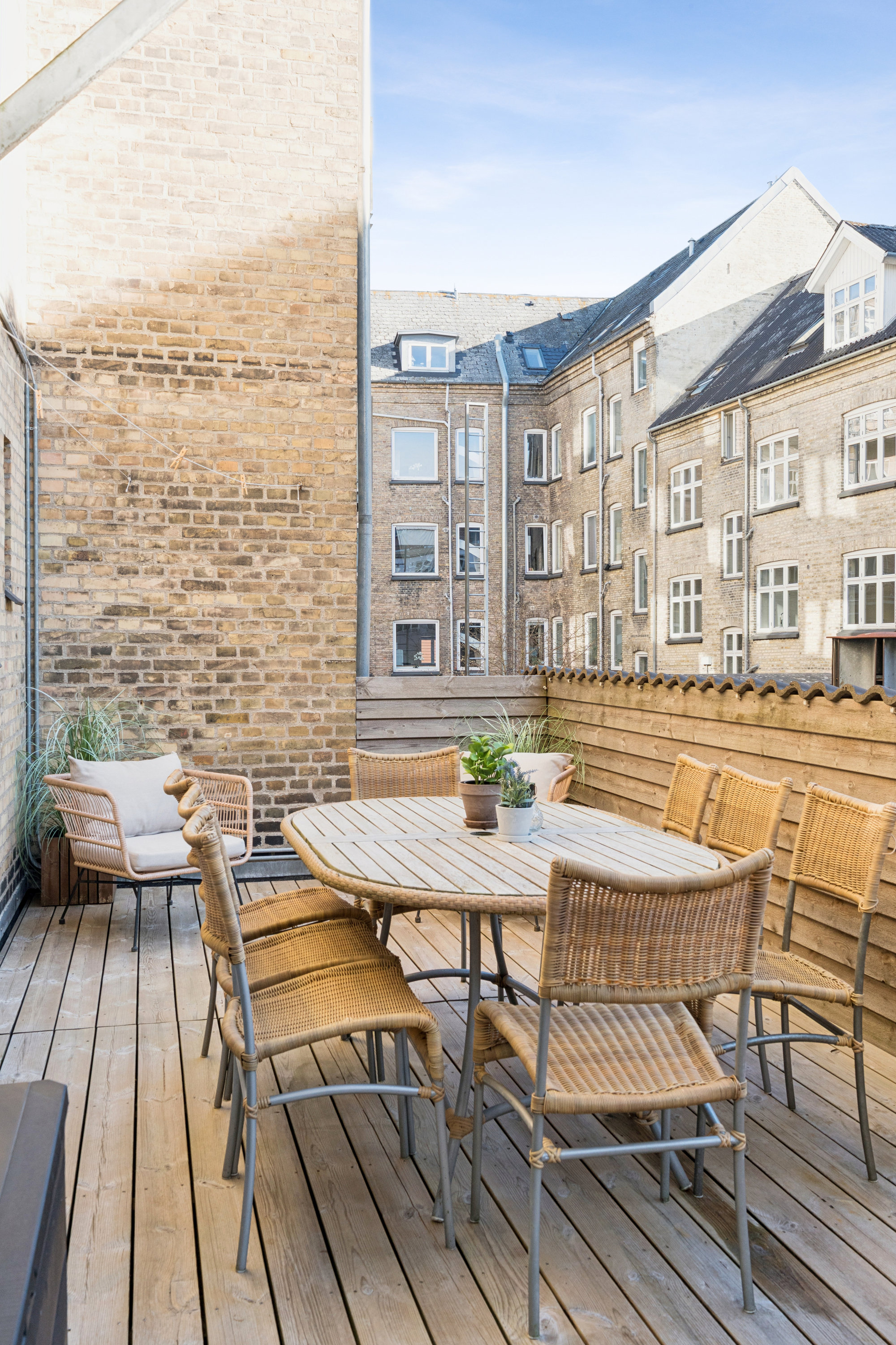 Fremhævet terrasse billede i fuldskærmstilstand. Billede af Vesterbro 84, 1. th., 9000 Aalborg