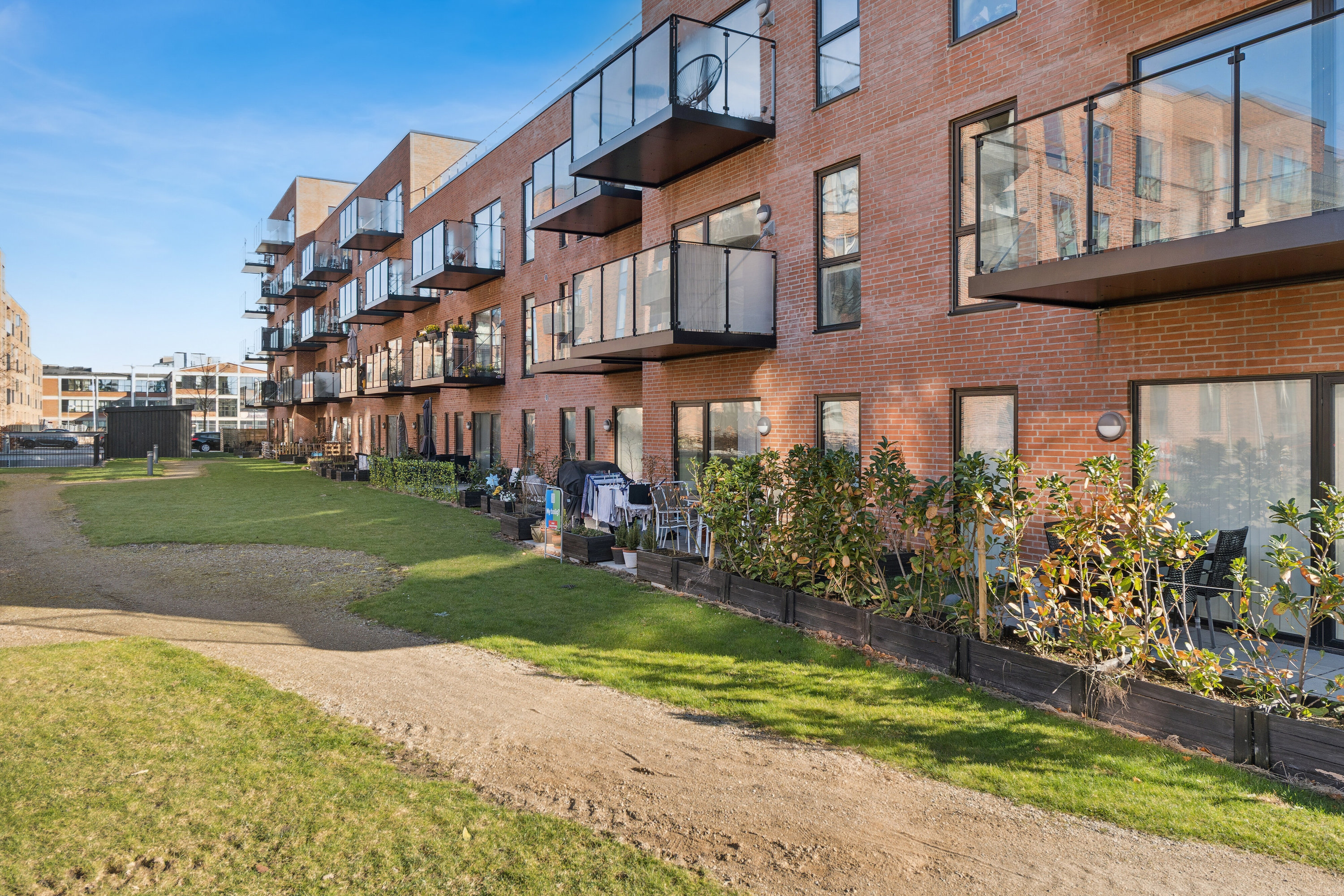 Fremhævet udendørs billede i fuldskærmstilstand. Billede af Kirkebjerg Parkvej 10C, 1. tv., 2605 Brøndby