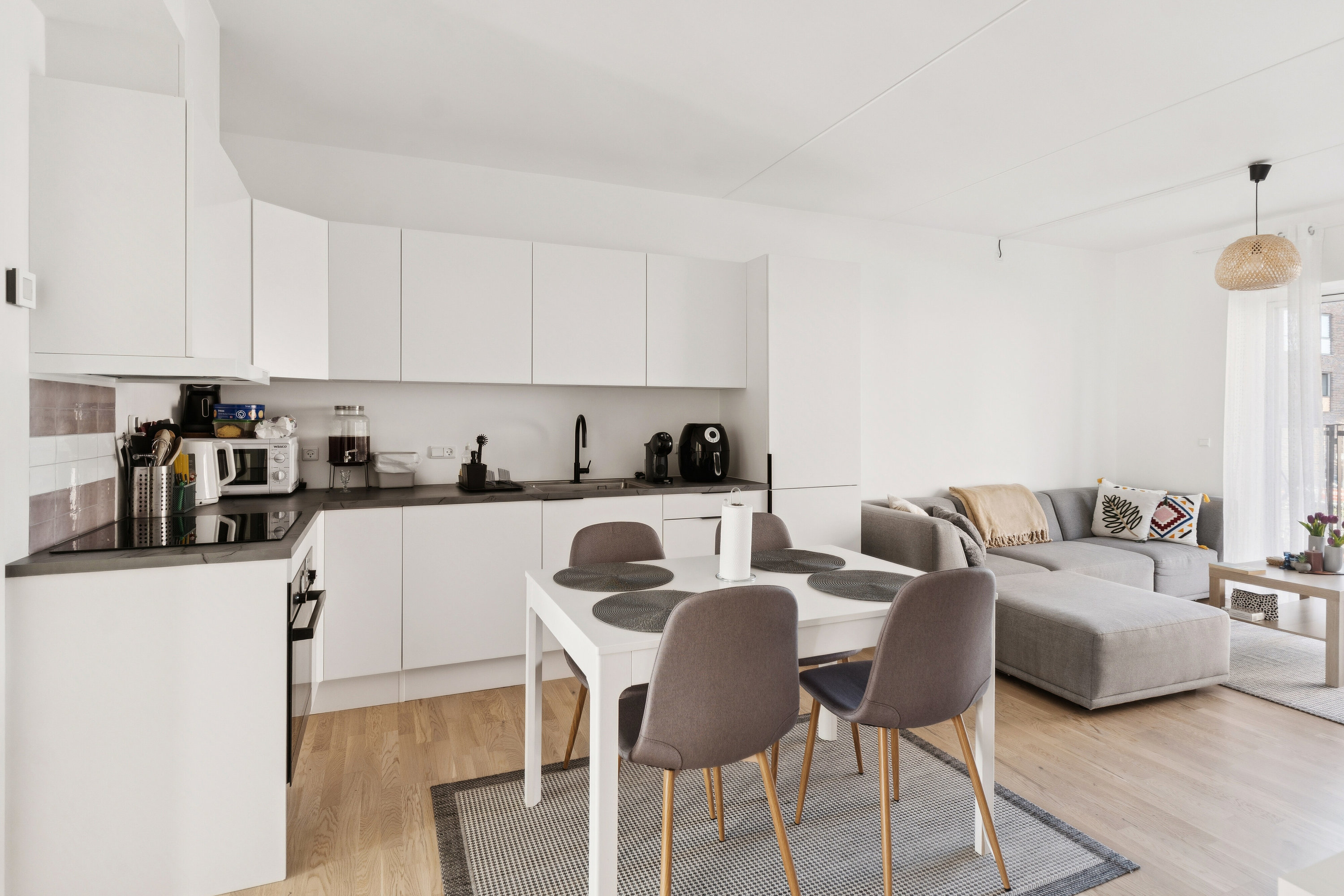 Fremhævet køkken billede i fuldskærmstilstand. Billede af Kirkebjerg Parkvej 10C, 1. tv., 2605 Brøndby