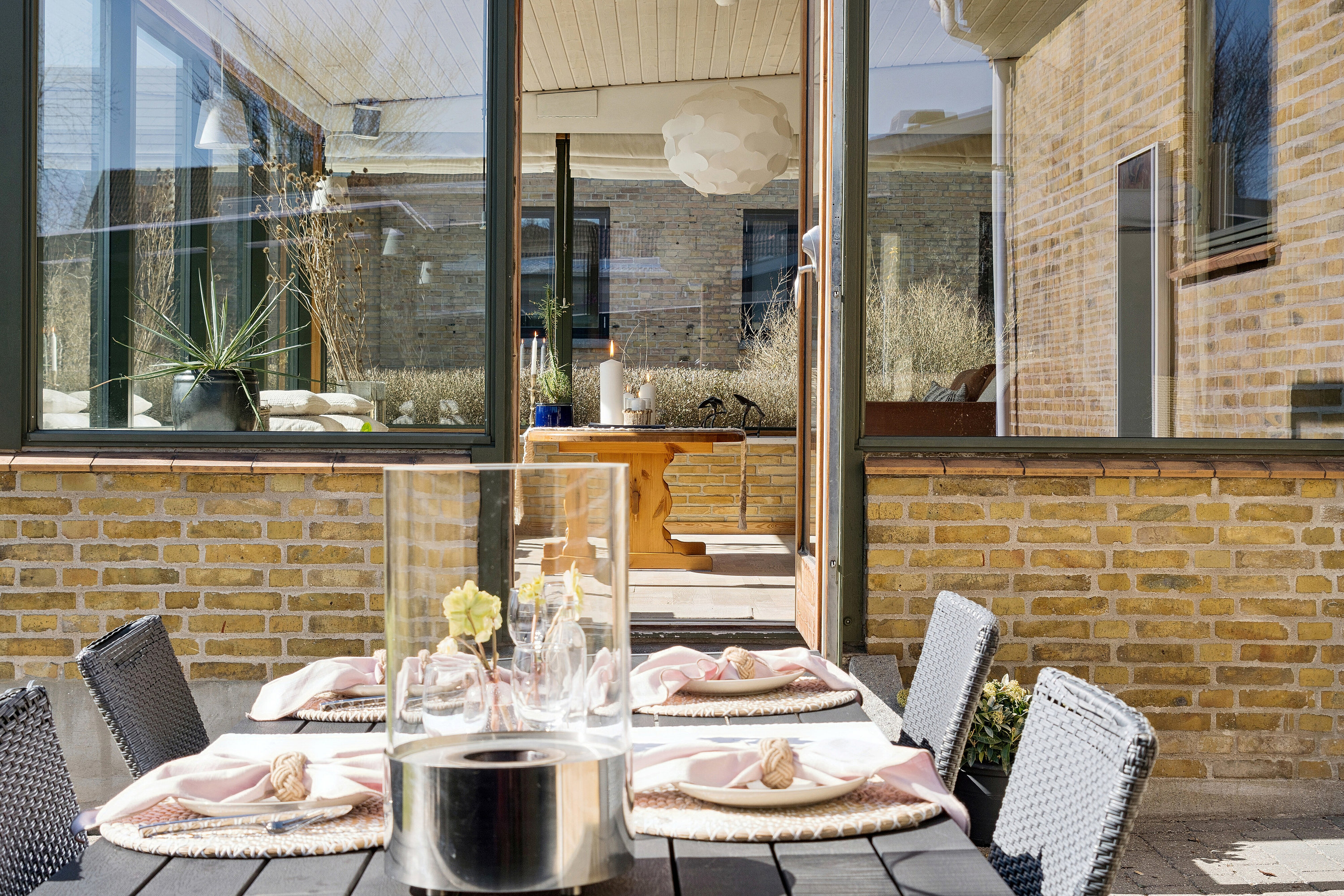 Fremhævet terrasse billede i fuldskærmstilstand. Billede af Møllevænget 45, 2800 Kongens Lyngby