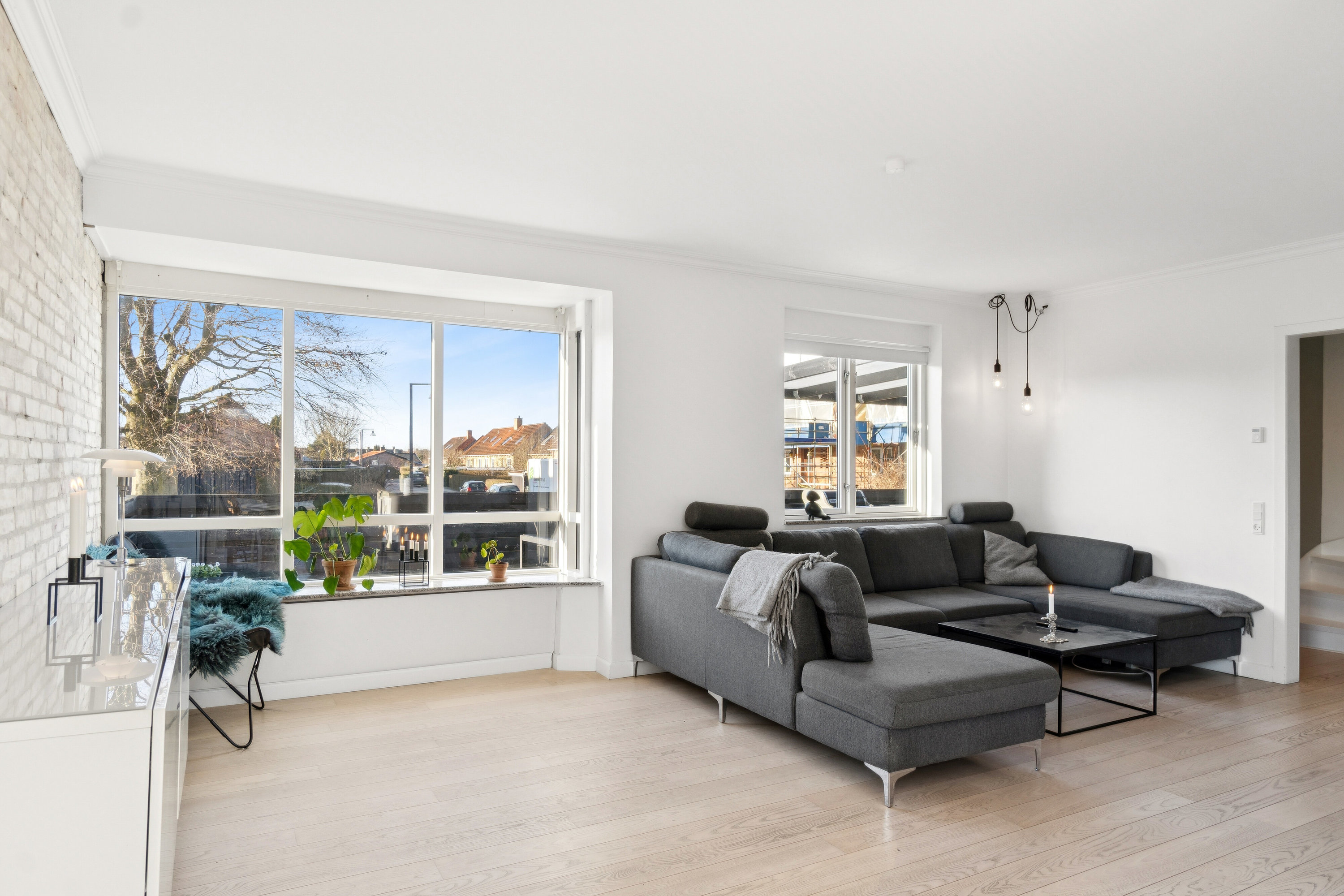 Fremhævet stue billede i fuldskærmstilstand. Billede af Nørregårdsvej 132, 2610 Rødovre