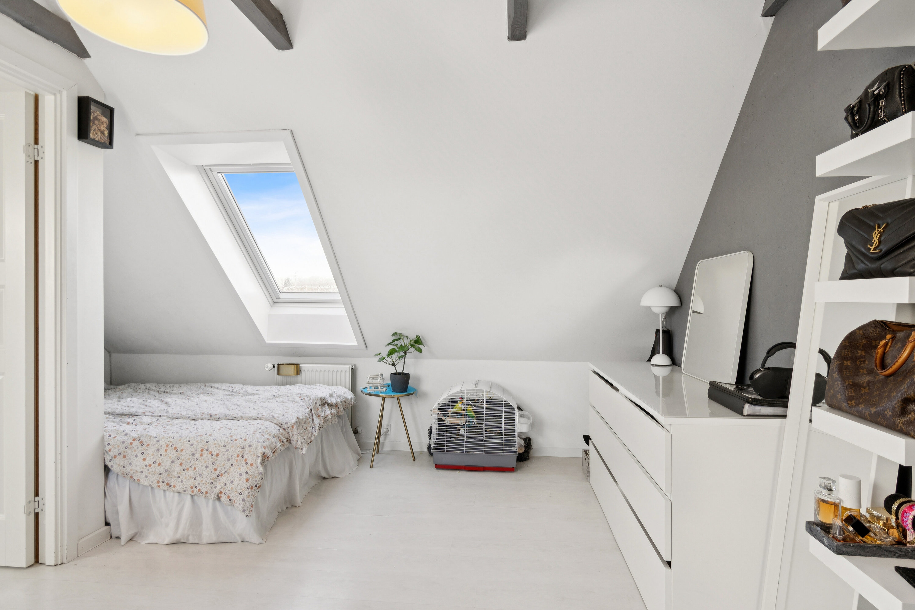 Fremhævet soveværelse billede i fuldskærmstilstand. Billede af Nørregårdsvej 132, 2610 Rødovre