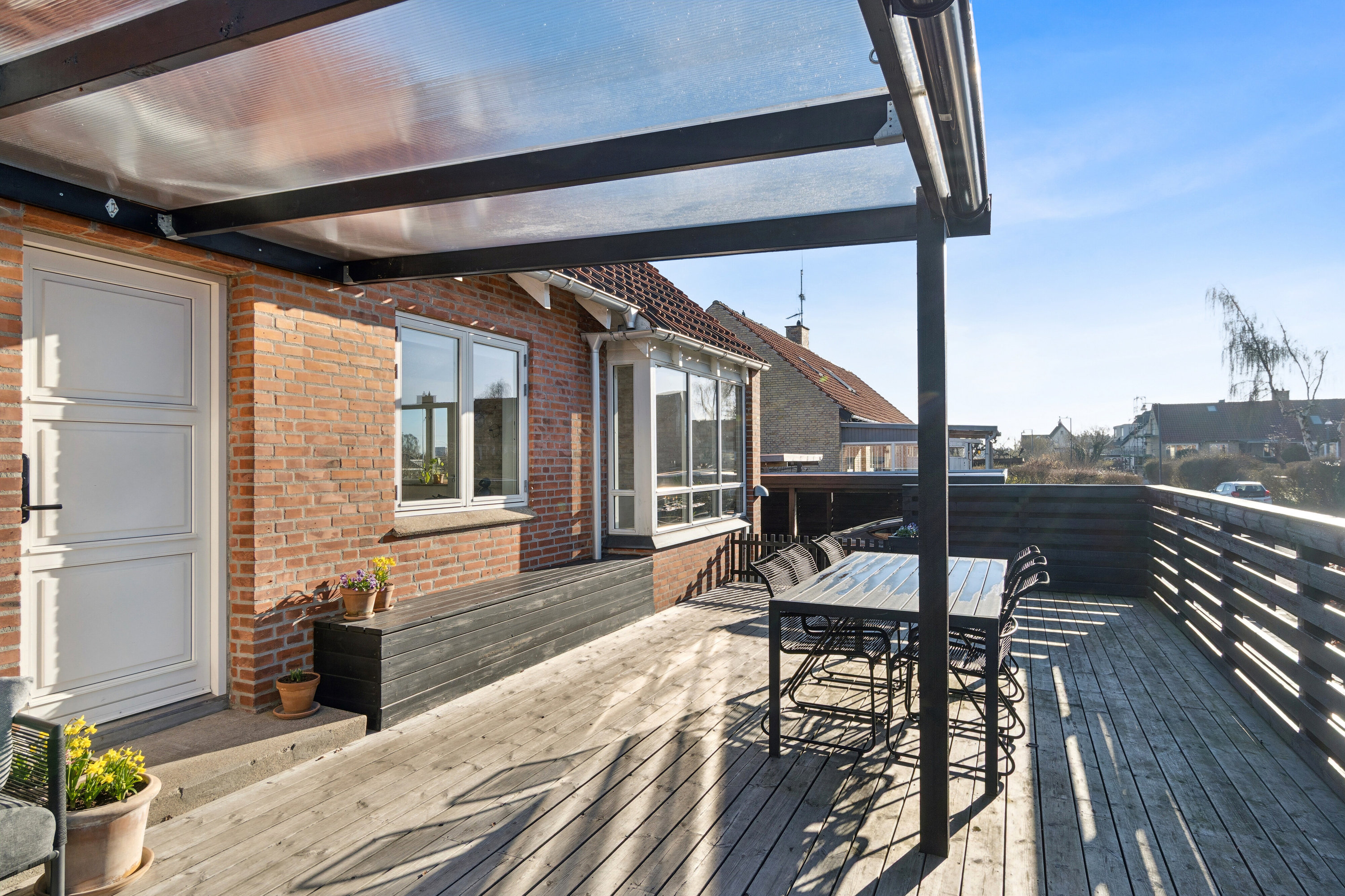 Fremhævet overdækket terrasse billede i fuldskærmstilstand. Billede af Nørregårdsvej 132, 2610 Rødovre