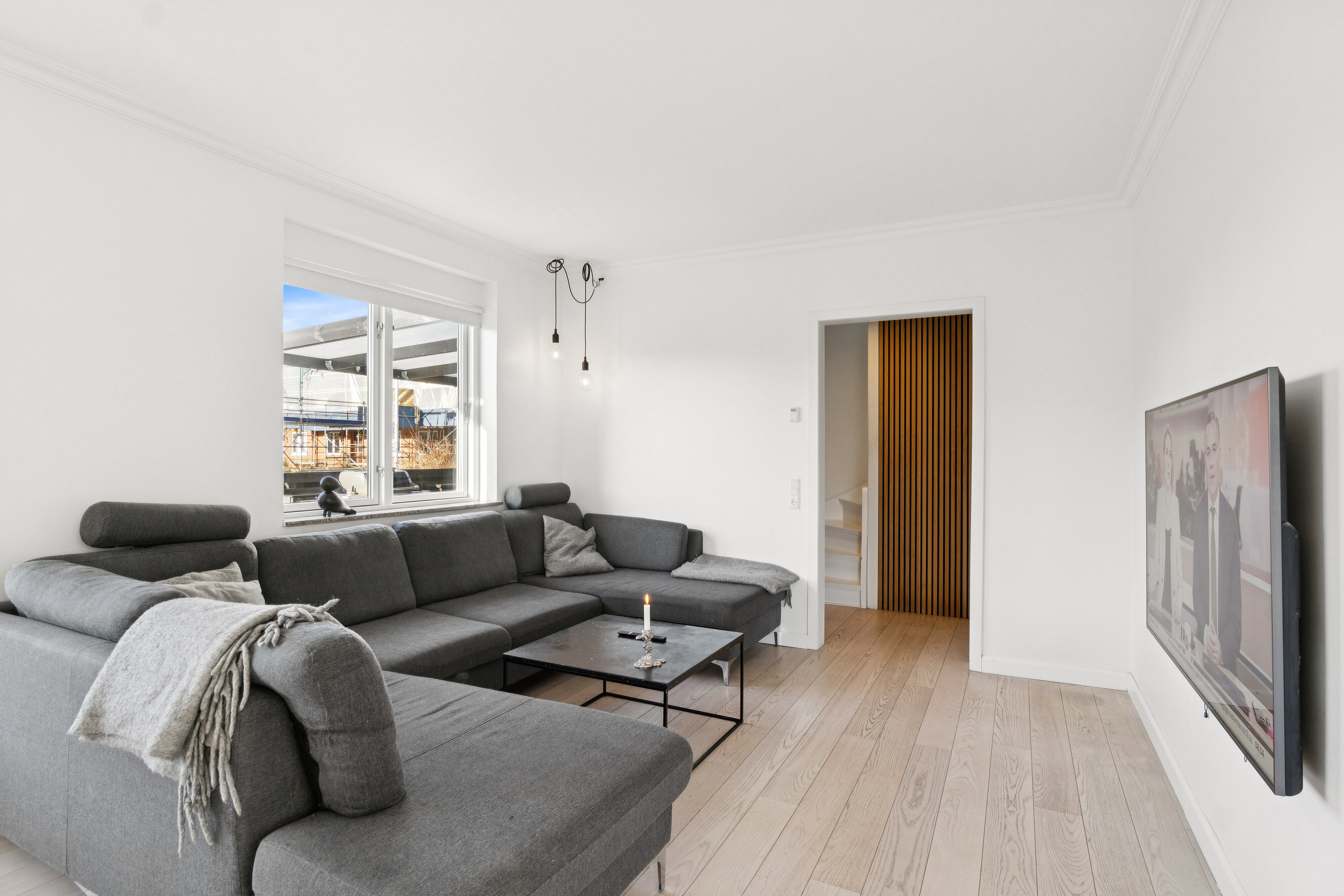 Fremhævet stue billede i fuldskærmstilstand. Billede af Nørregårdsvej 132, 2610 Rødovre